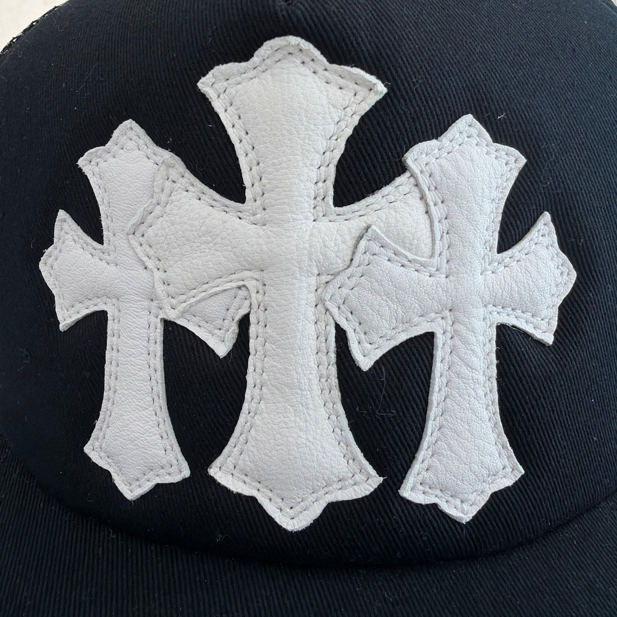 CHROME HEARTS Triple Cross Patch Trucker Cap ONE SIZE (51-61) クロムハーツ トリプルクロスパッチ トラッカーキャップ ONE SIZE (51-61)