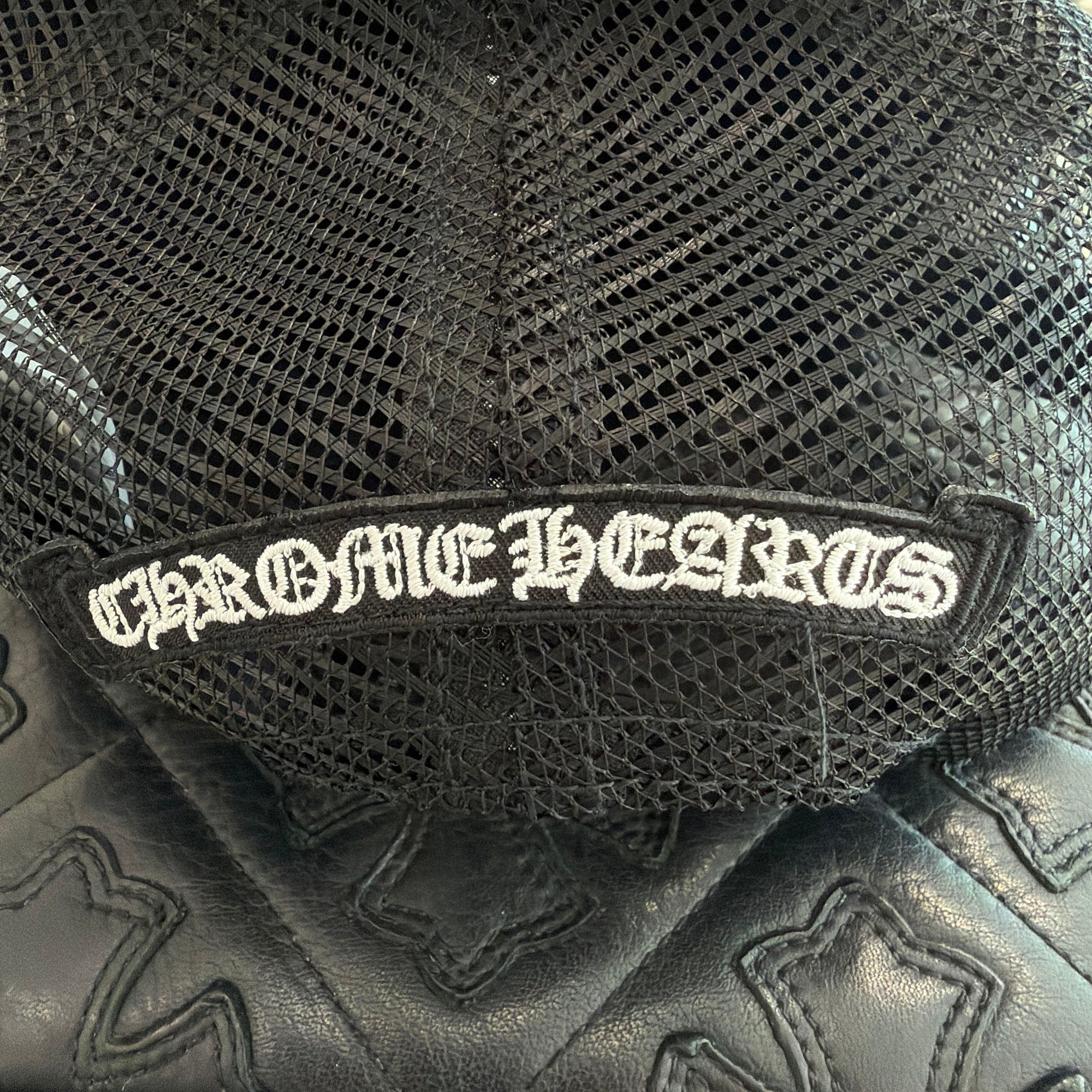 CHROME HEARTS Triple Cross Patch Trucker Cap ONE SIZE (51-61) クロムハーツ トリプルクロスパッチ トラッカーキャップ ONE SIZE (51-61)