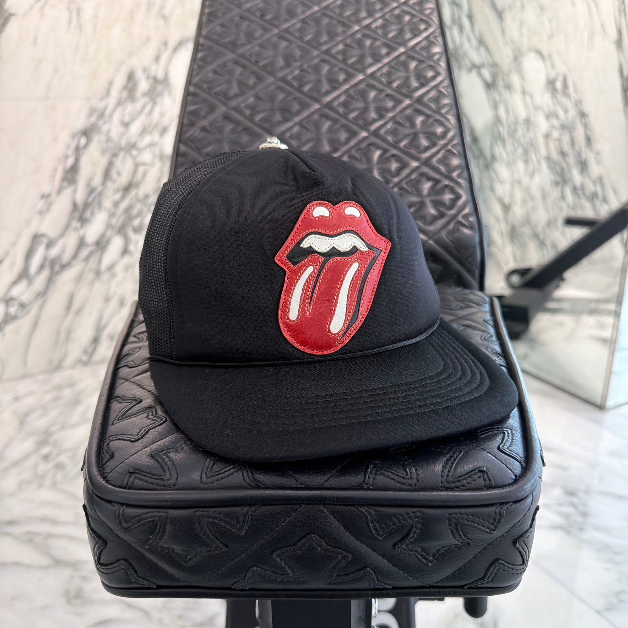 CHROME HEARTS × The Rolling Stones Lip & Tong Leather Patch Mesh Tracker Cap クロムハーツ × ザローリングストーンズ リップアンドタン レザーパッチメッシュ トラッカーキャップ