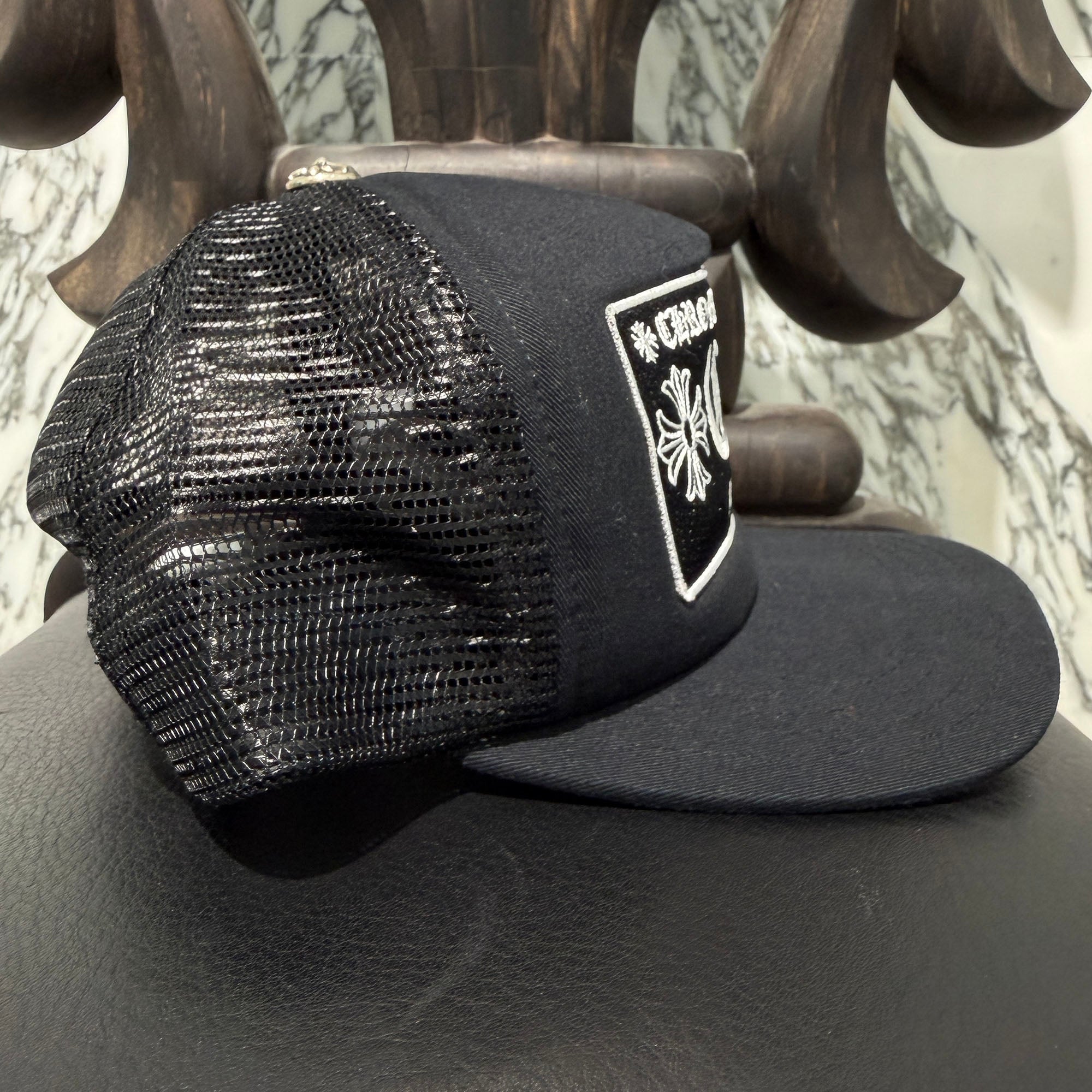 CHROME HEARTS ブラックキャップ OSサイズ CHROME HEARTS Paris Limited Trucker Cap Size ONE SIZE (51-61
