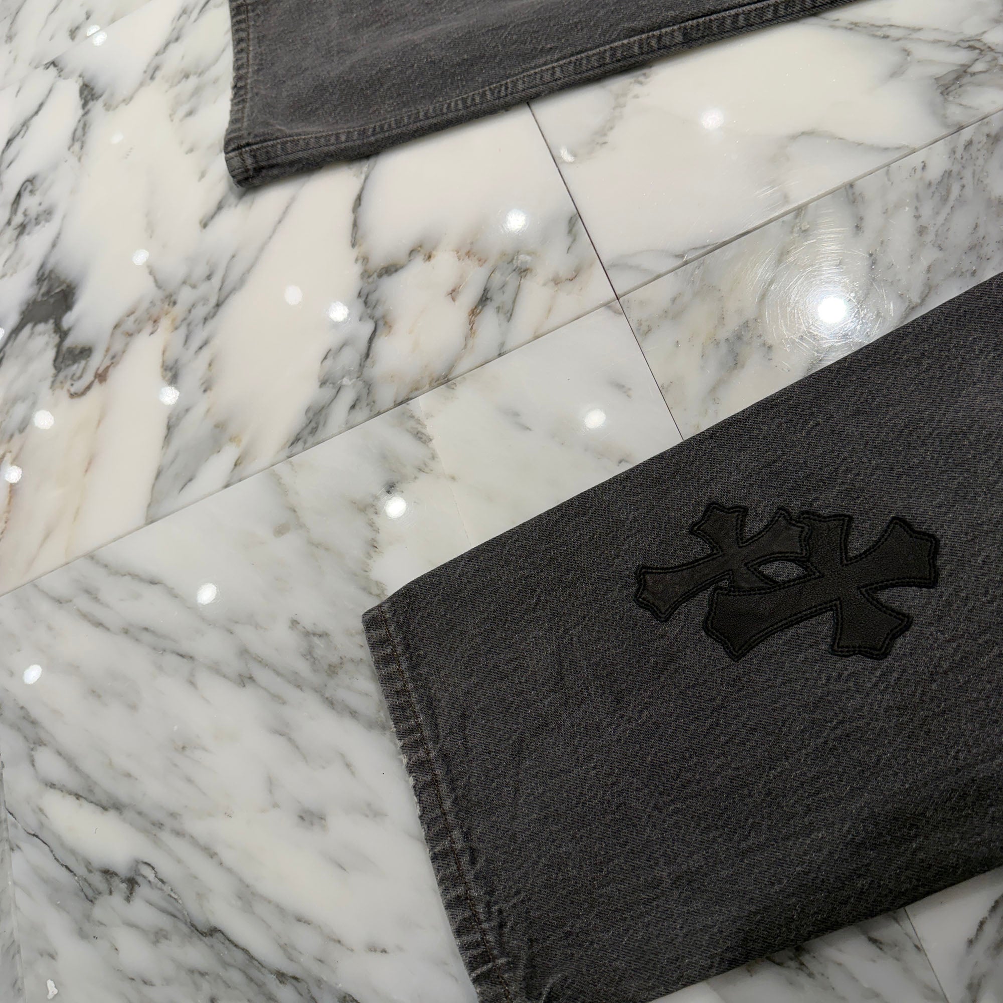 CHROME HEARTS × Levi's 501 VNTG Leather Cross Patch Jeans Size 32 クロムハーツ × リーバイス 501 ヴィンテージ レザークロスパッチ ジーンズ デニムパンツ サイズ32