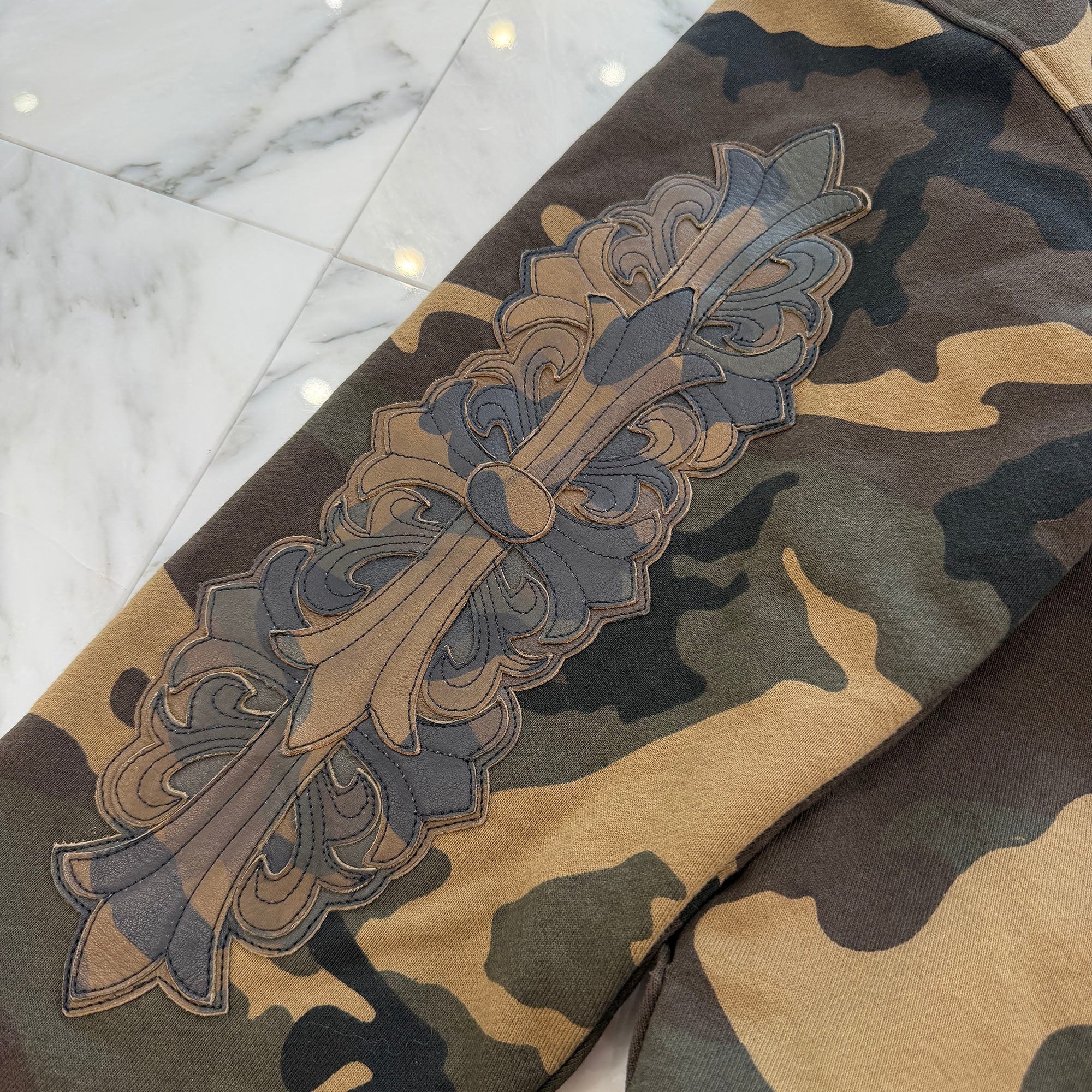CHROME HEARTS Camo Floral Cross Horseshoe Leather Patch Zip Up Hoodie Size S クロムハーツ カモ フローラルクロス ホースシュー レザーパッチ ジップアップフーディ サイズS