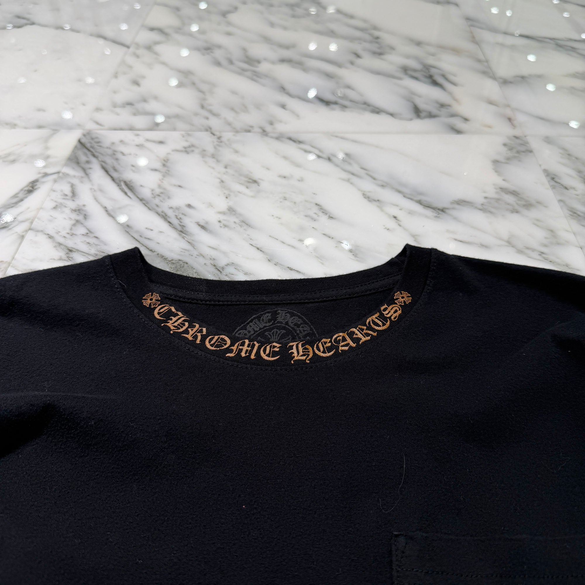 CHROME HEARTS Old English Brown Neck Logo Long Sleeve Tee Size L クロムハーツ オールドイングリッシュ ブラウン ネックロゴ ロングスリーブTシャツ サイズL