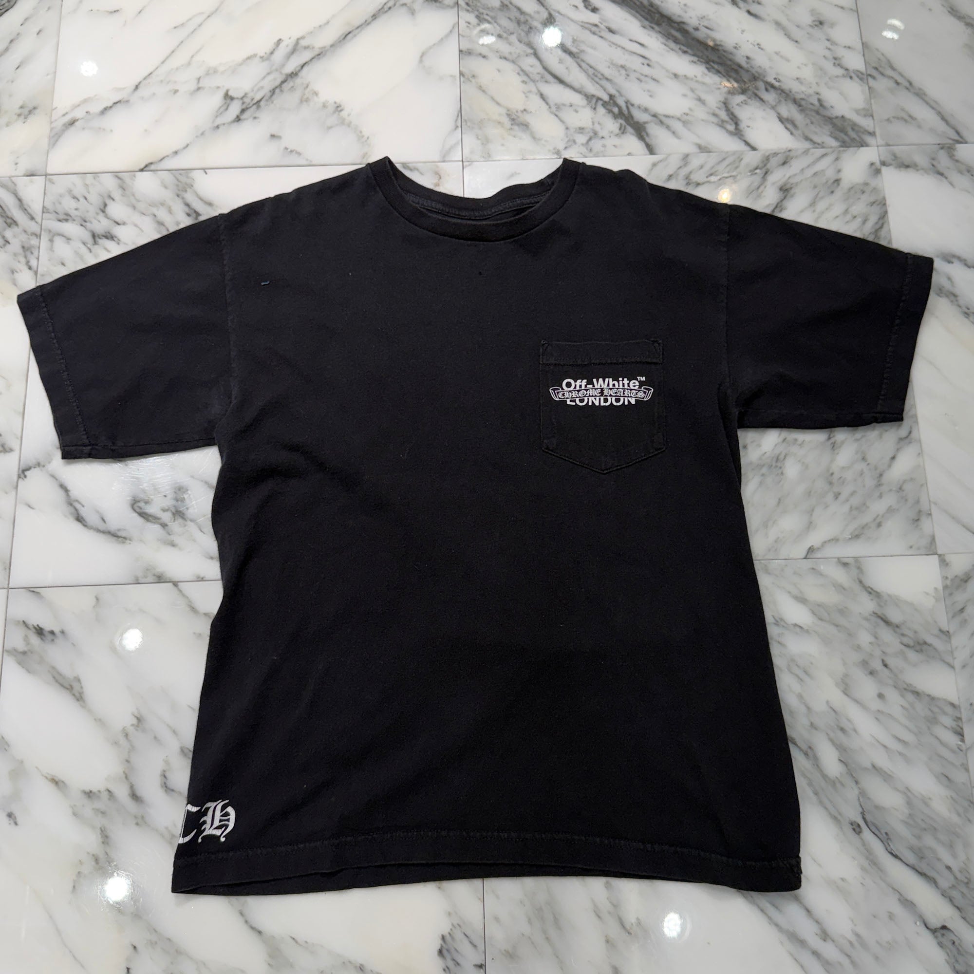 CHROME HEARTS × OFF-WHITE LONDON Limited Scroll Logo Tee Size M クロムハーツ×オフホワイト ロンドン限定 スクロールロゴ Tシャツ サイズM
