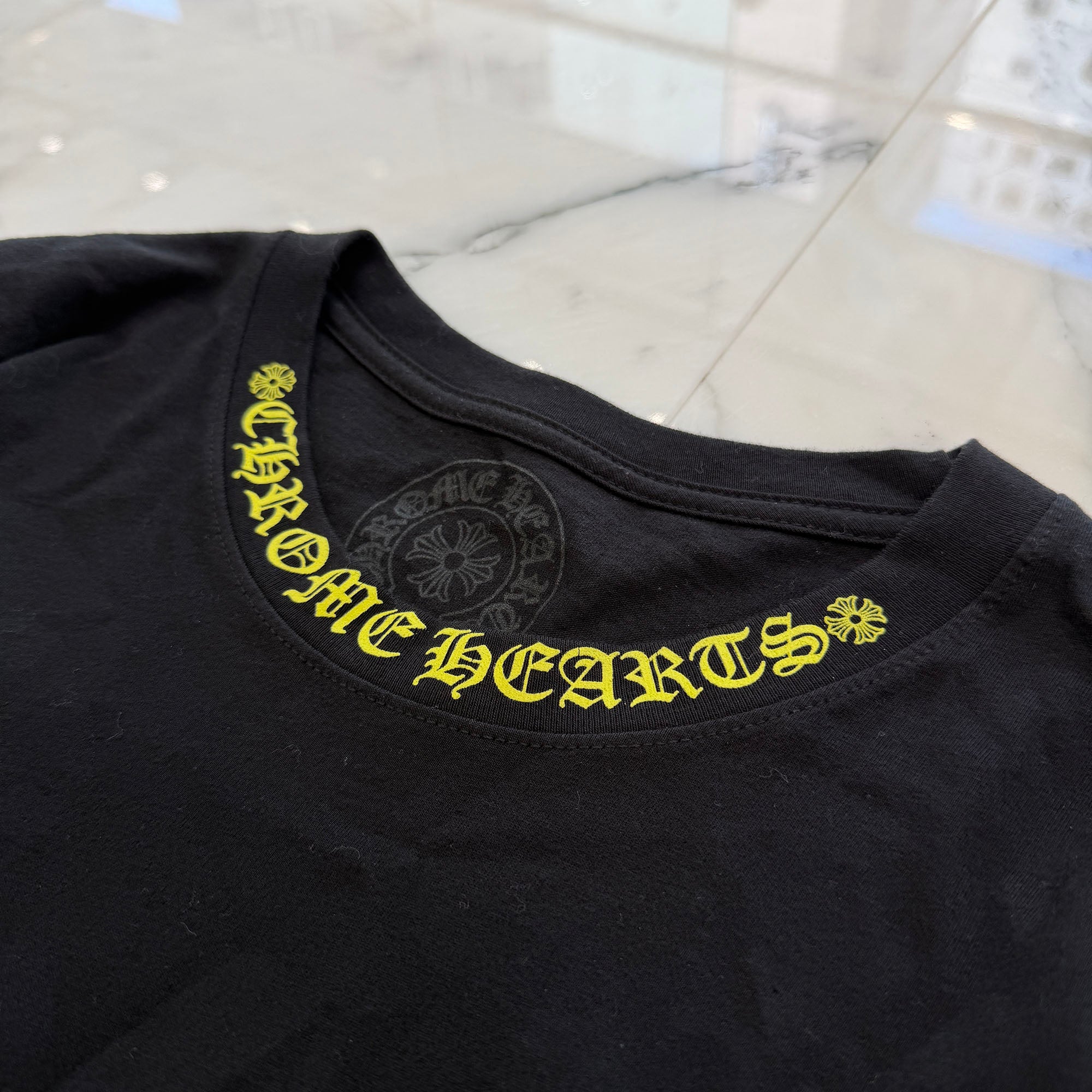 CHROME HEARTS Old English Neck Logo Neon Yellow Long Sleeve Tee Size L クロムハーツ オールドイングリッシュネックロゴネオンイエローロングスリーブTシャツ サイズL