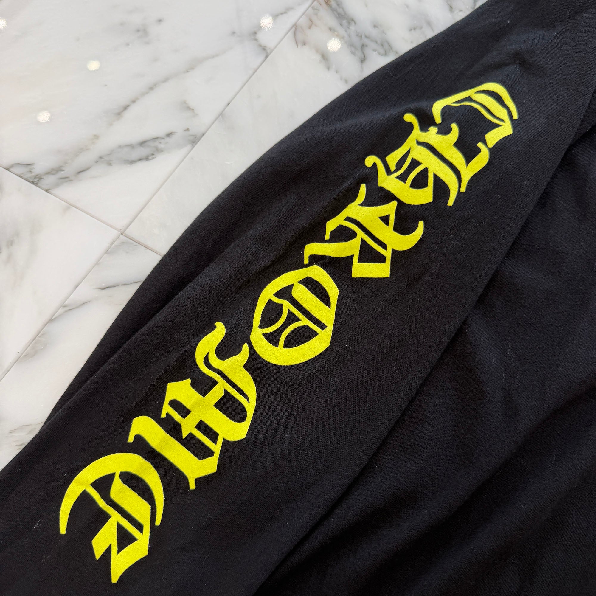 CHROME HEARTS Old English Neck Logo Neon Yellow Long Sleeve Tee Size L クロムハーツ オールドイングリッシュネックロゴネオンイエローロングスリーブTシャツ サイズL