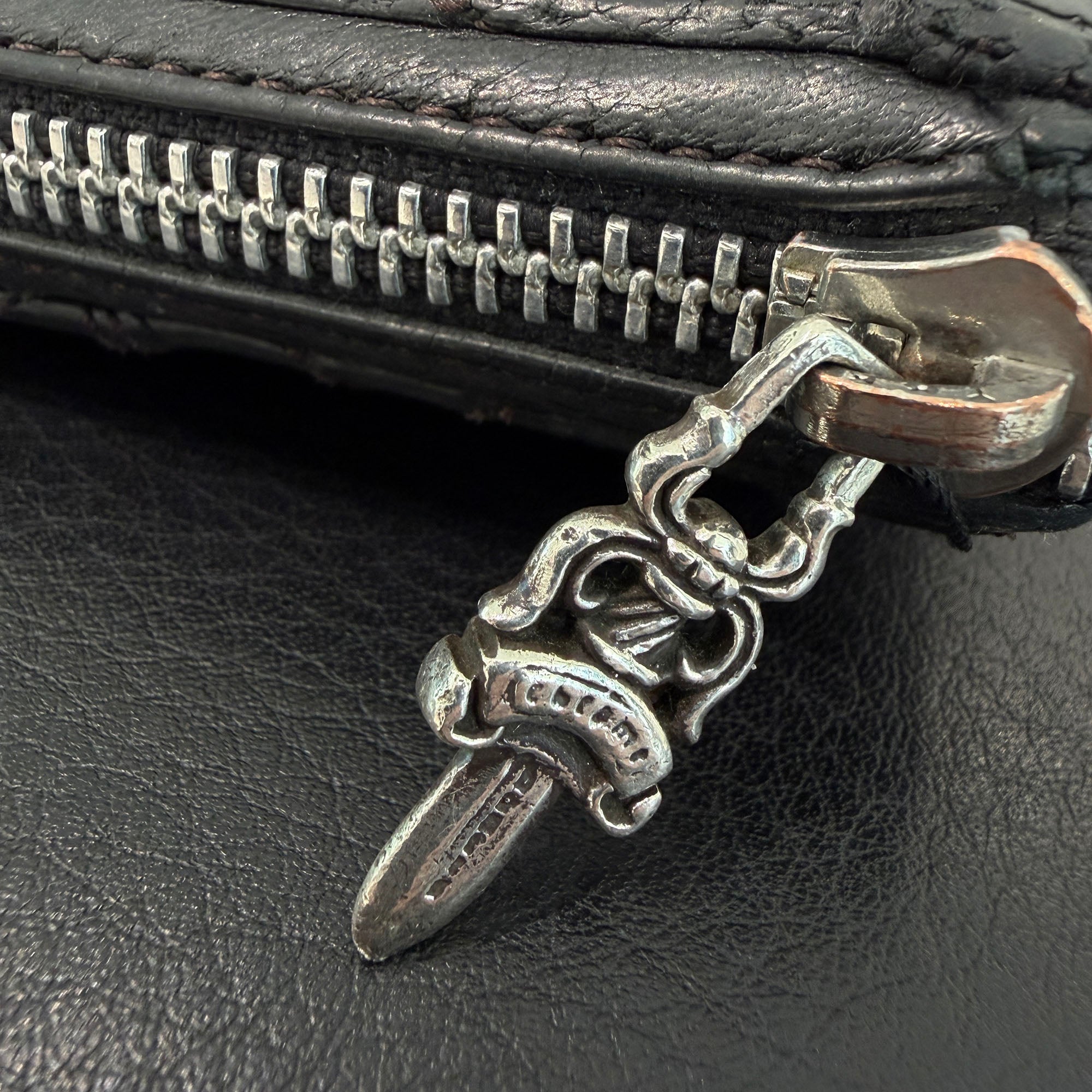 CHROME HEARTS Cemetery Cross Leather Patch Quilting Leather Wallet クロムハーツ セメタリークロス レザーパッチ キルティングレザー ウォレット