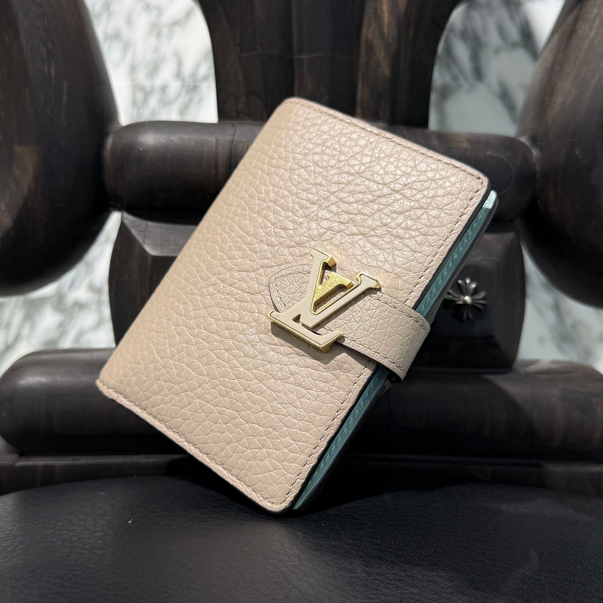 LOUIS VUITTON Vertical Compact Wallet M82198 ルイヴィトン ヴェルティカル コンパクト ウォレット