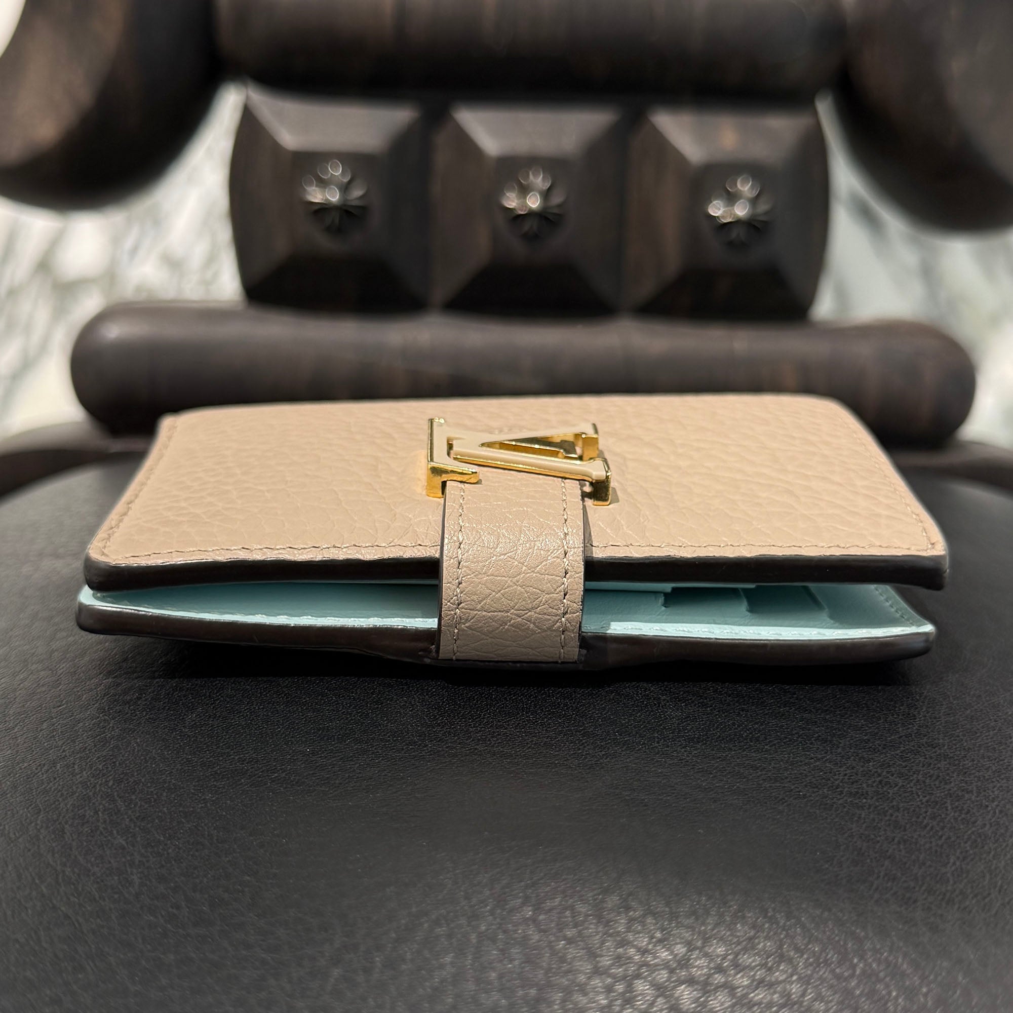 LOUIS VUITTON Vertical Compact Wallet M82198 ルイヴィトン ヴェルティカル コンパクト ウォレット