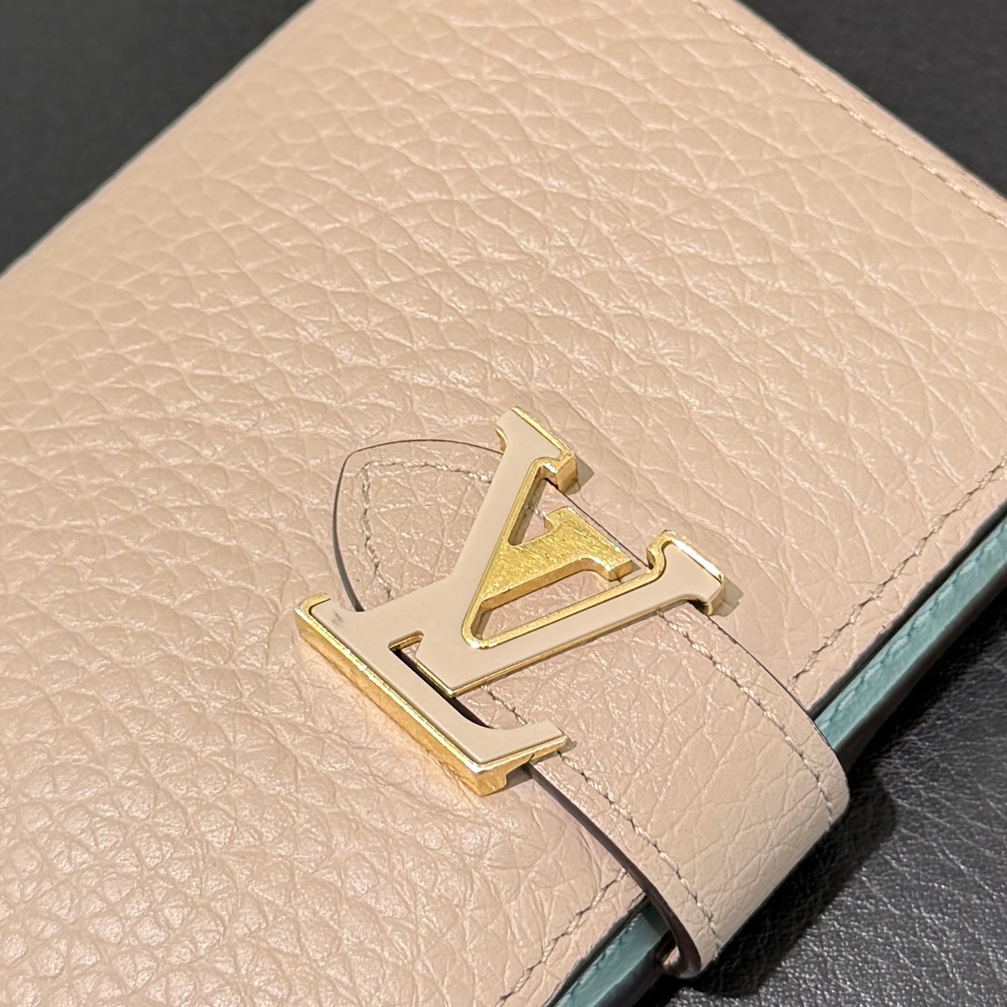 LOUIS VUITTON Vertical Compact Wallet M82198 ルイヴィトン ヴェルティカル コンパクト ウォレット