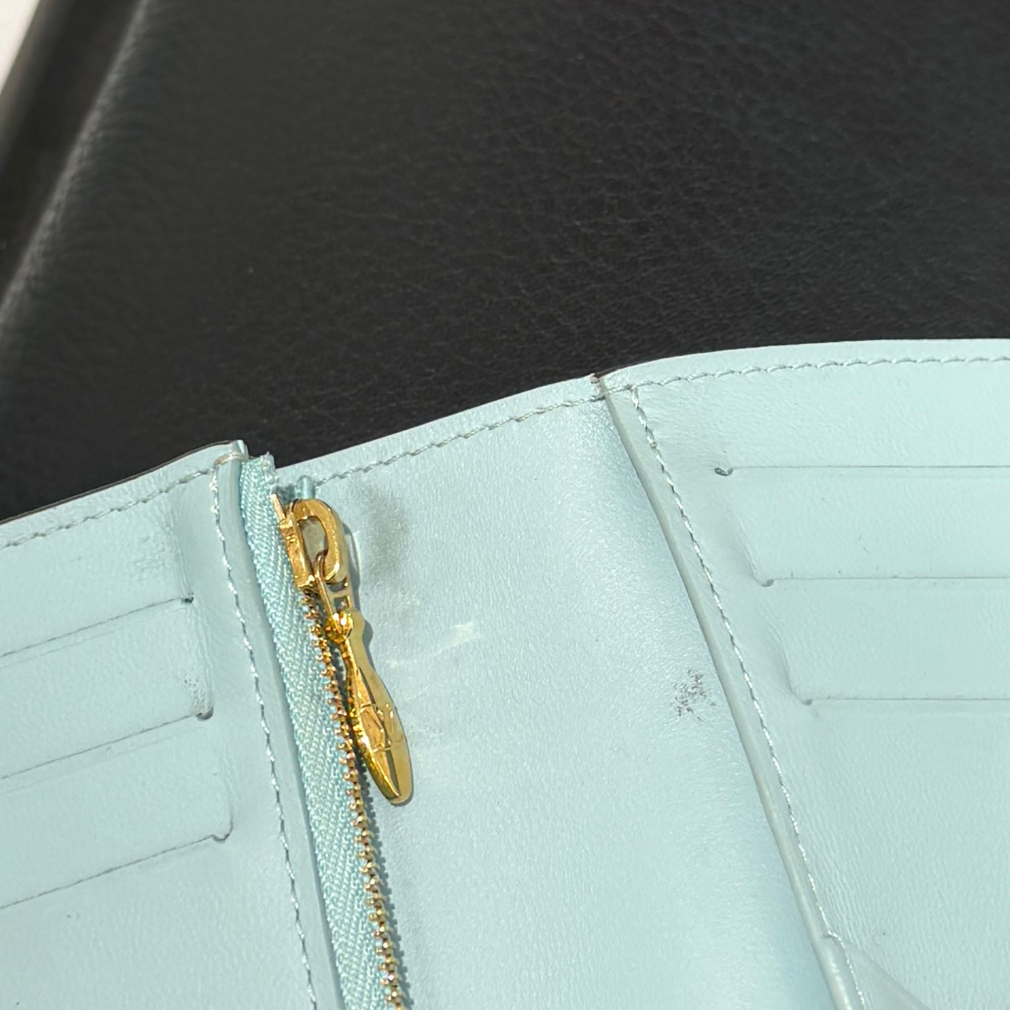 LOUIS VUITTON Vertical Compact Wallet M82198 ルイヴィトン ヴェルティカル コンパクト ウォレット