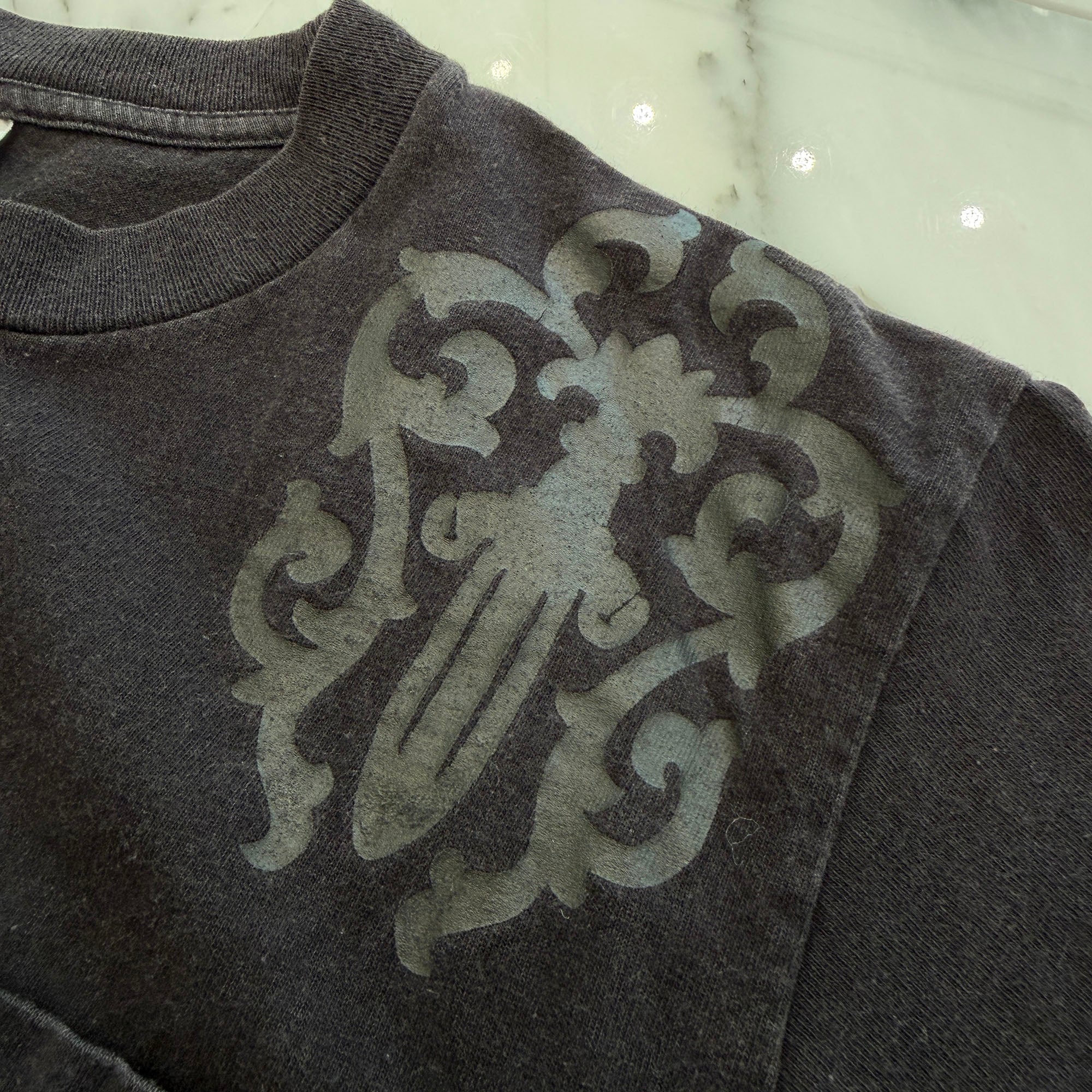 CHROME HEARTS Back Cemetery Cross Vine Dagger Print Tee Size S クロムハーツ バックセメタリークロス ヴァインダガープリント Tシャツ サイズS