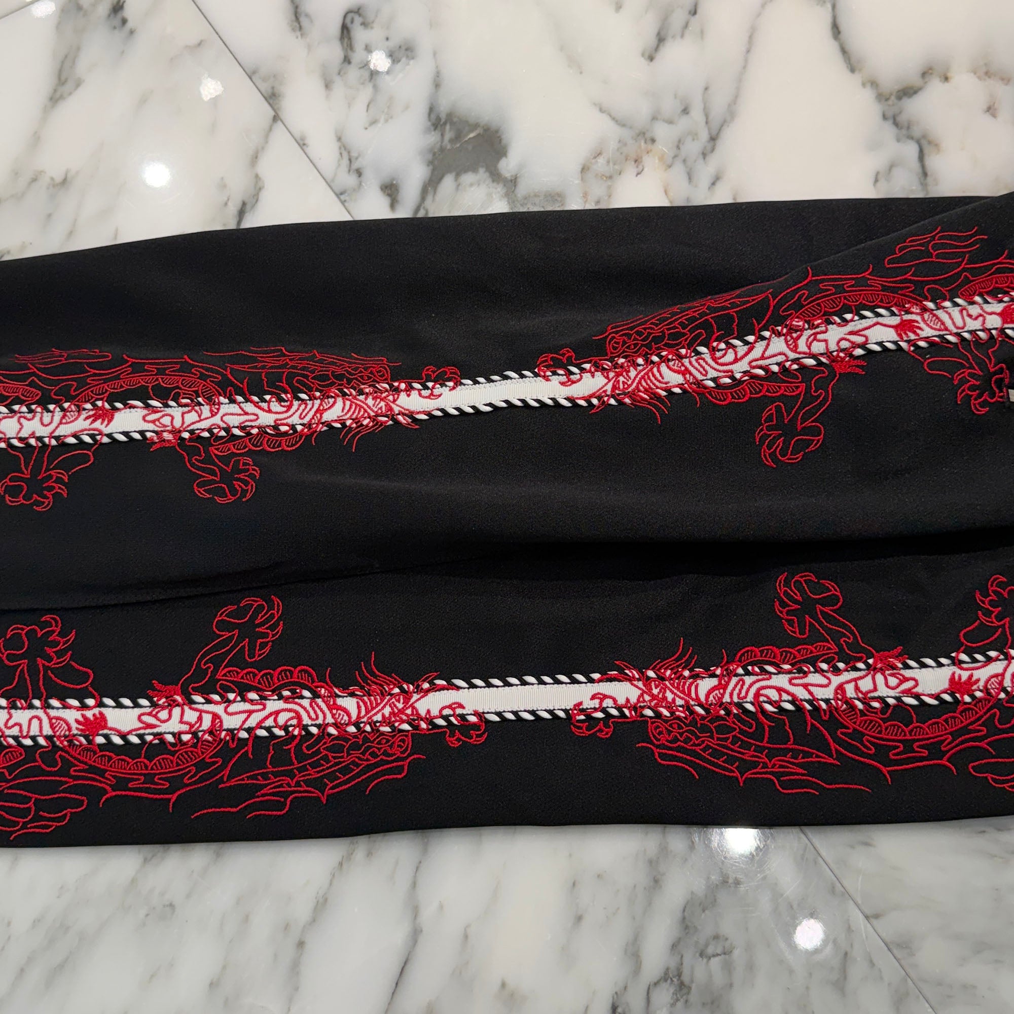 AMIRI Dragon Pattern Embroidered Striped Outseam Jogging Pants F9M09113PLTAR Size L アミリ ドラゴン柄刺繍ストライプアウトシームジョギングパンツ サイズL