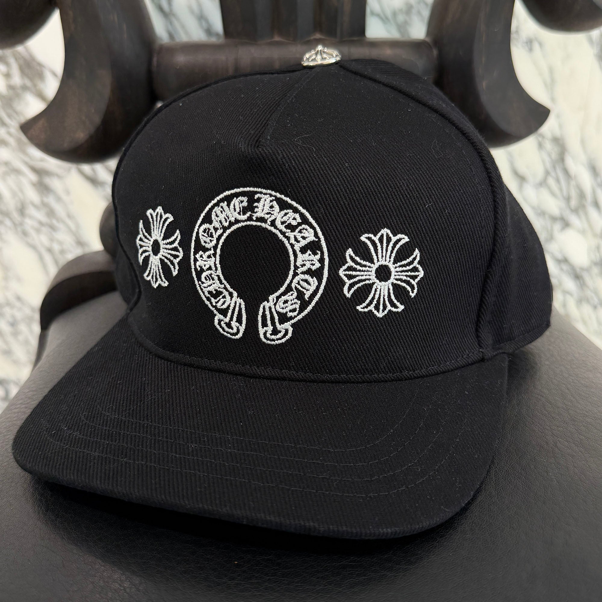 CHROME HEARTS CH Plus Horseshoe Embroidery Baseball Cap Size ONE SIZE（51-61）クロムハーツ CHプラス ホースシュー 刺繍 ベースボールキャップ サイズONE SIZE（51-61)