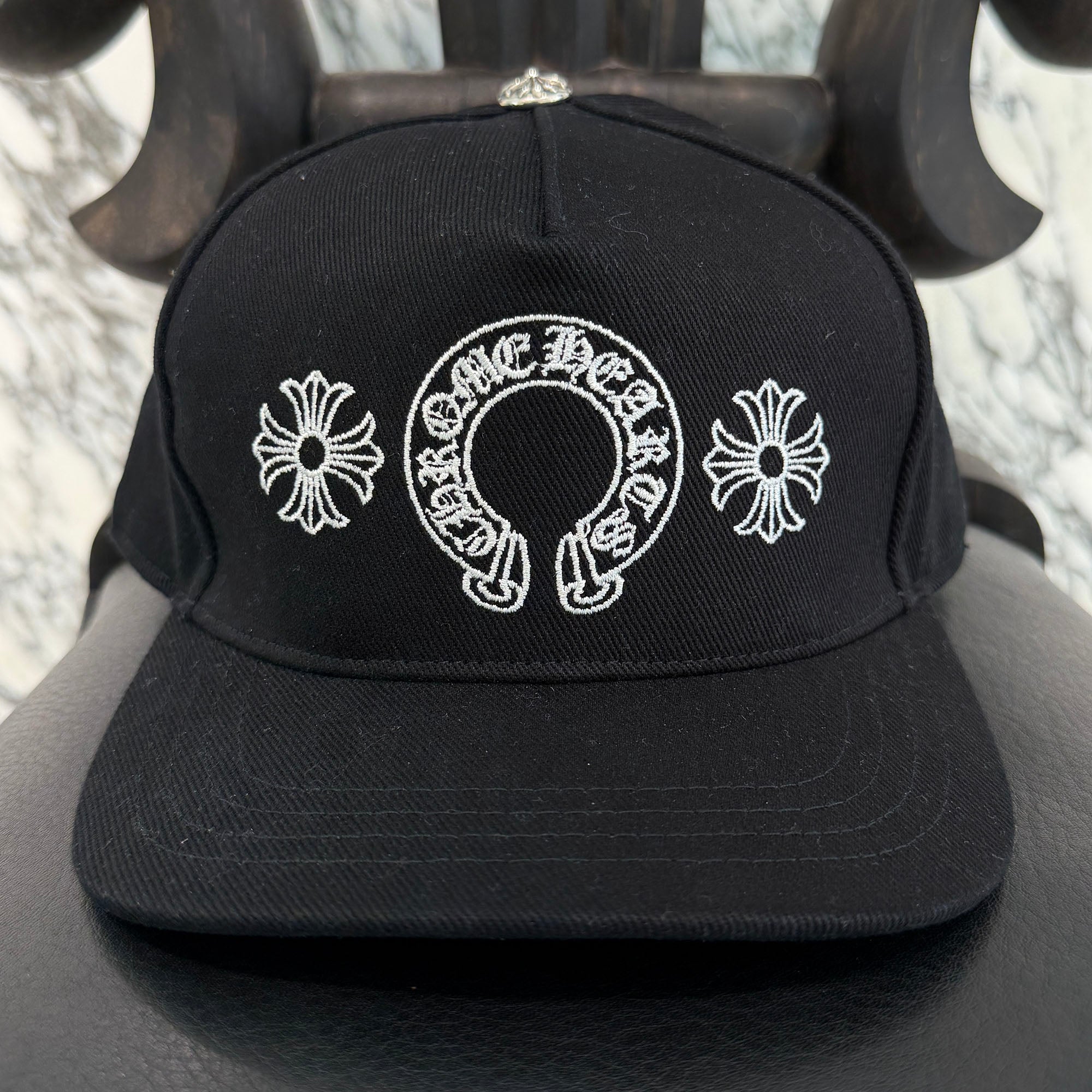 CHROME HEARTS CH Plus Horseshoe Embroidery Baseball Cap Size ONE SIZE（51-61）クロムハーツ CHプラス ホースシュー 刺繍 ベースボールキャップ サイズONE SIZE（51-61)