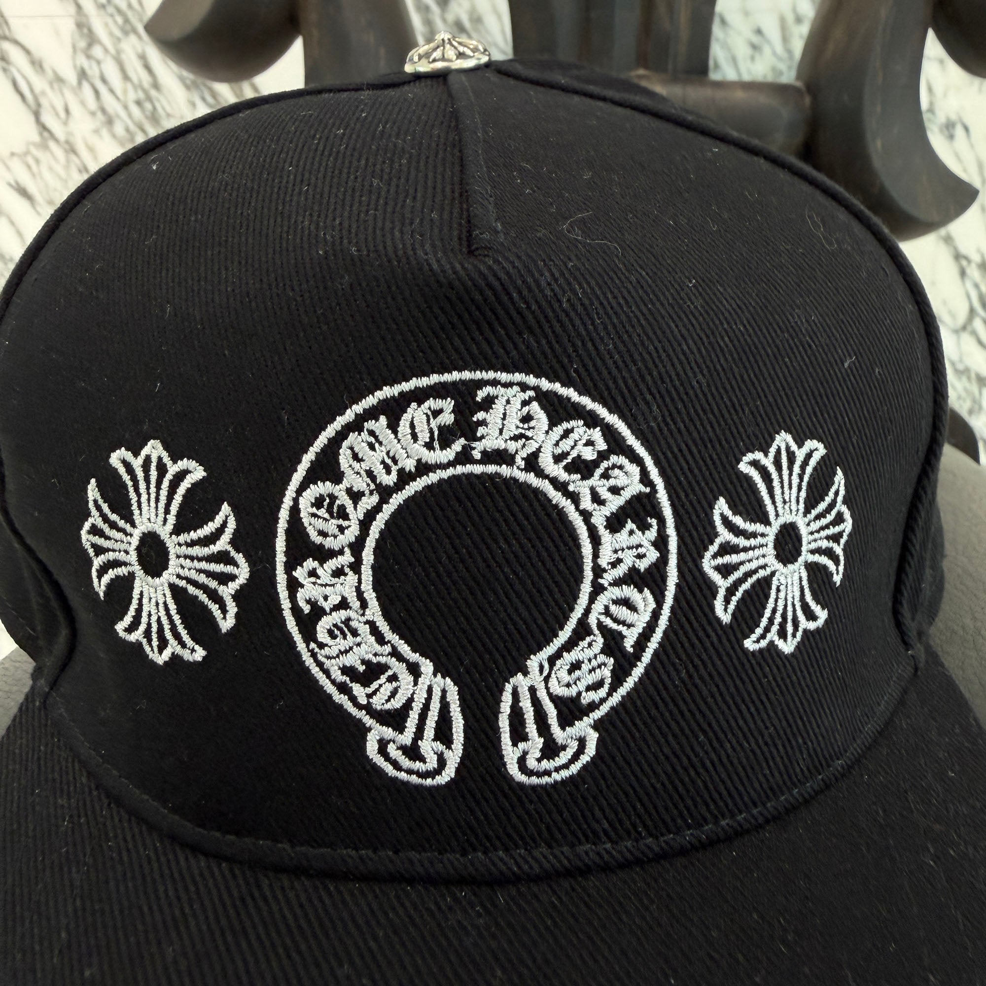 CHROME HEARTS CH Plus Horseshoe Embroidery Baseball Cap Size ONE SIZE（51-61）クロムハーツ CHプラス ホースシュー 刺繍 ベースボールキャップ サイズONE SIZE（51-61)