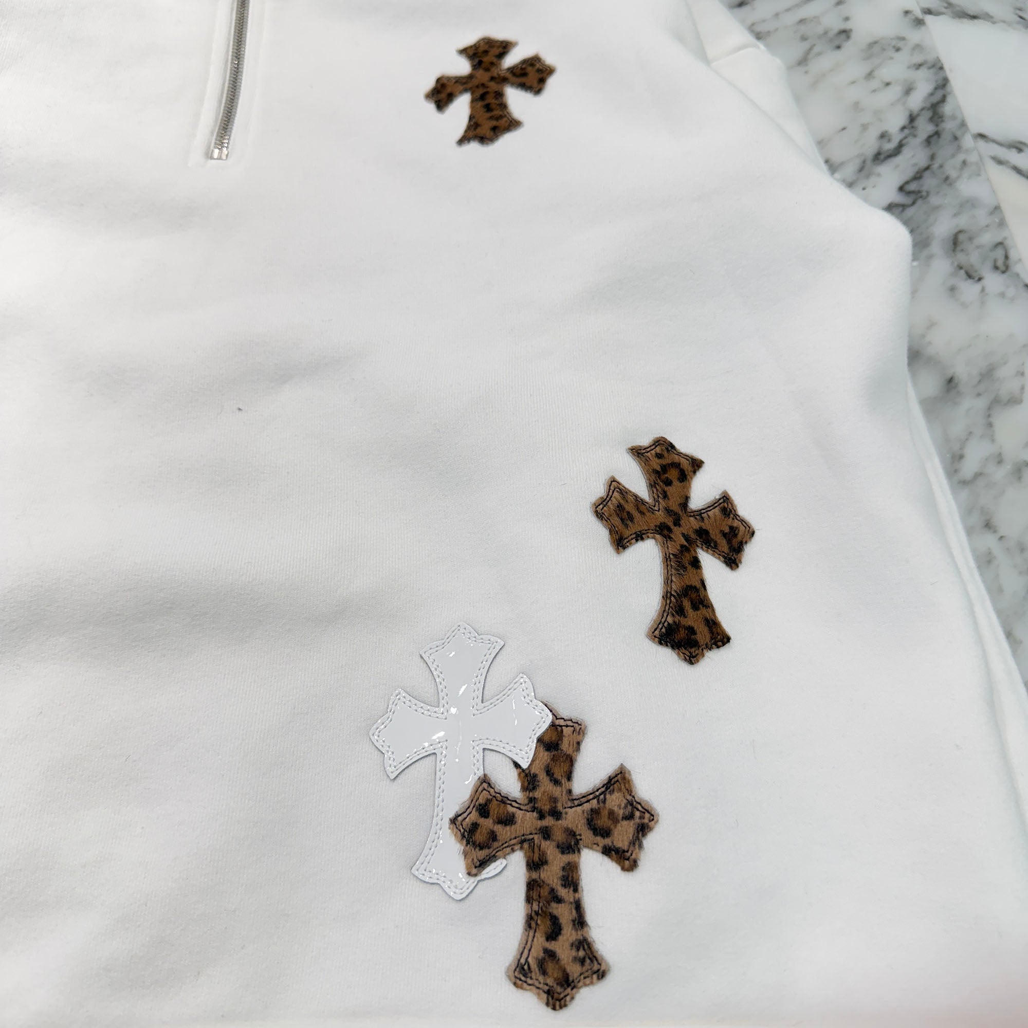 CHROME HEARTS Y NOT Multi Leather Cross Patch Half Zip Sweatshirt Size M クロムハーツ ワイノット マルチレザークロスパッチ ハーフジップ スウェットシャツ サイズM