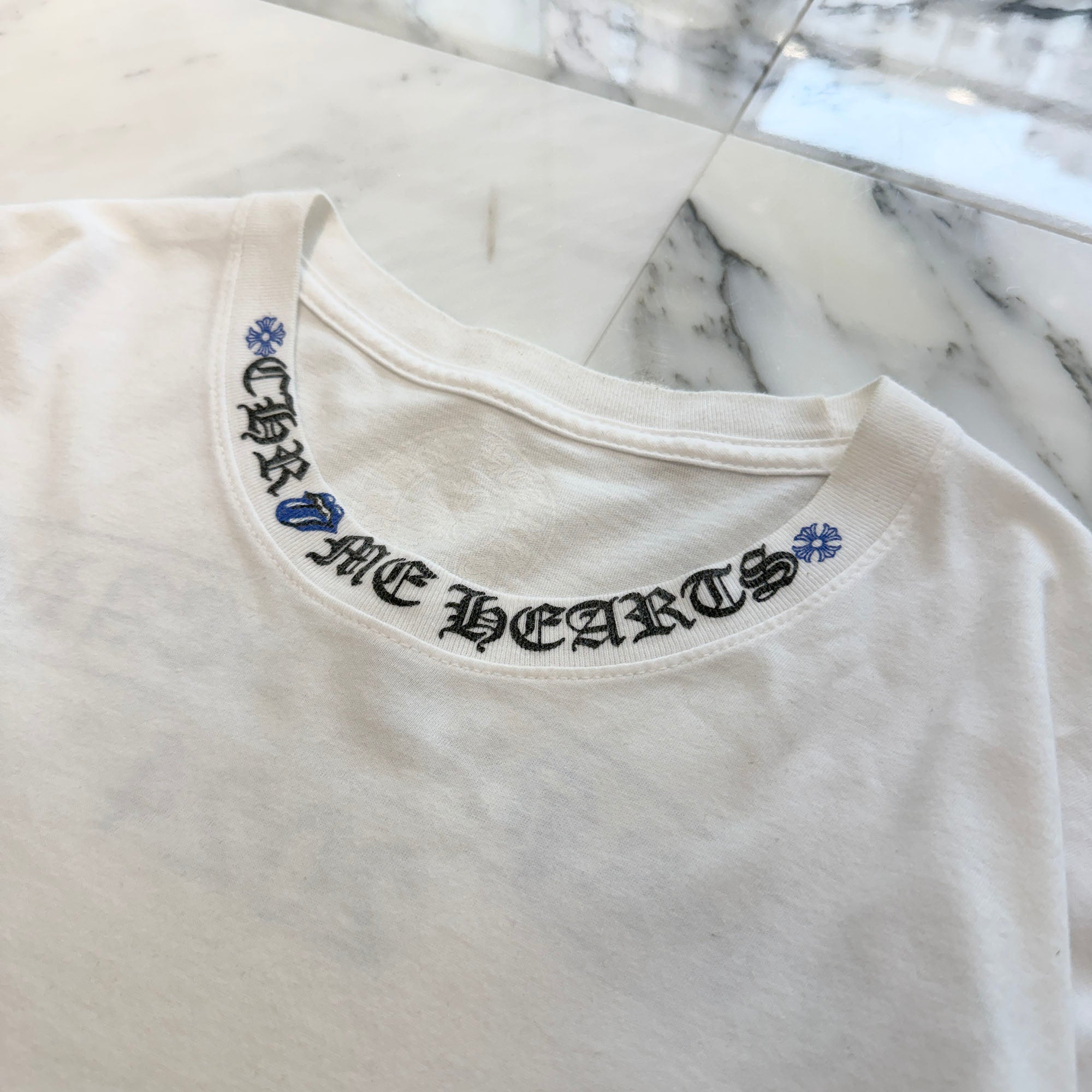 CHROME HEARTS × The Rolling Stones 2024SS Lip And Tan Neck Logo Back Scroll Long Sleeve Tee Size L クロムハーツ×ローリングストーンズ リップアンドタンネックロゴ バックスクロール ロングスリーブTシャツ サイズL