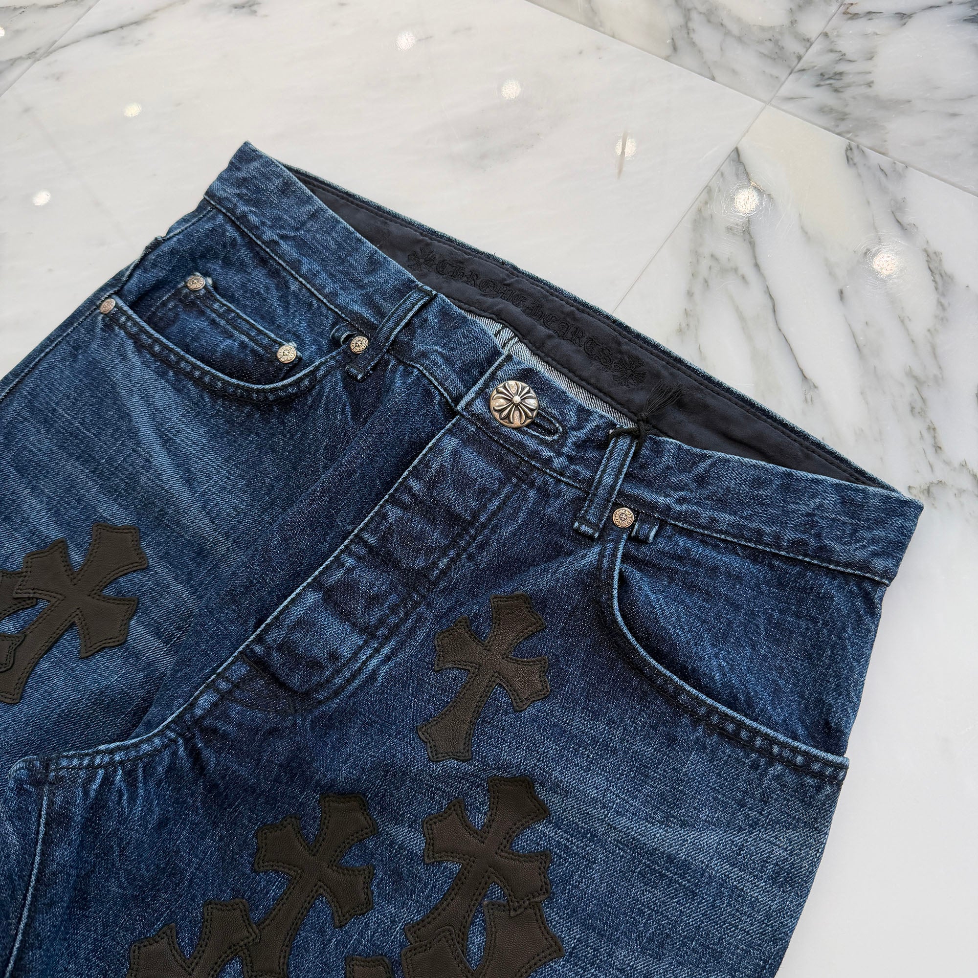 CHROME HEARTS Leather Cross Patch Cross Ball Button Flare Knee Denim Pants Size 32 クロムハーツ レザークロスパッチ クロスボールボタン フレアニー デニムパンツ サイズ32