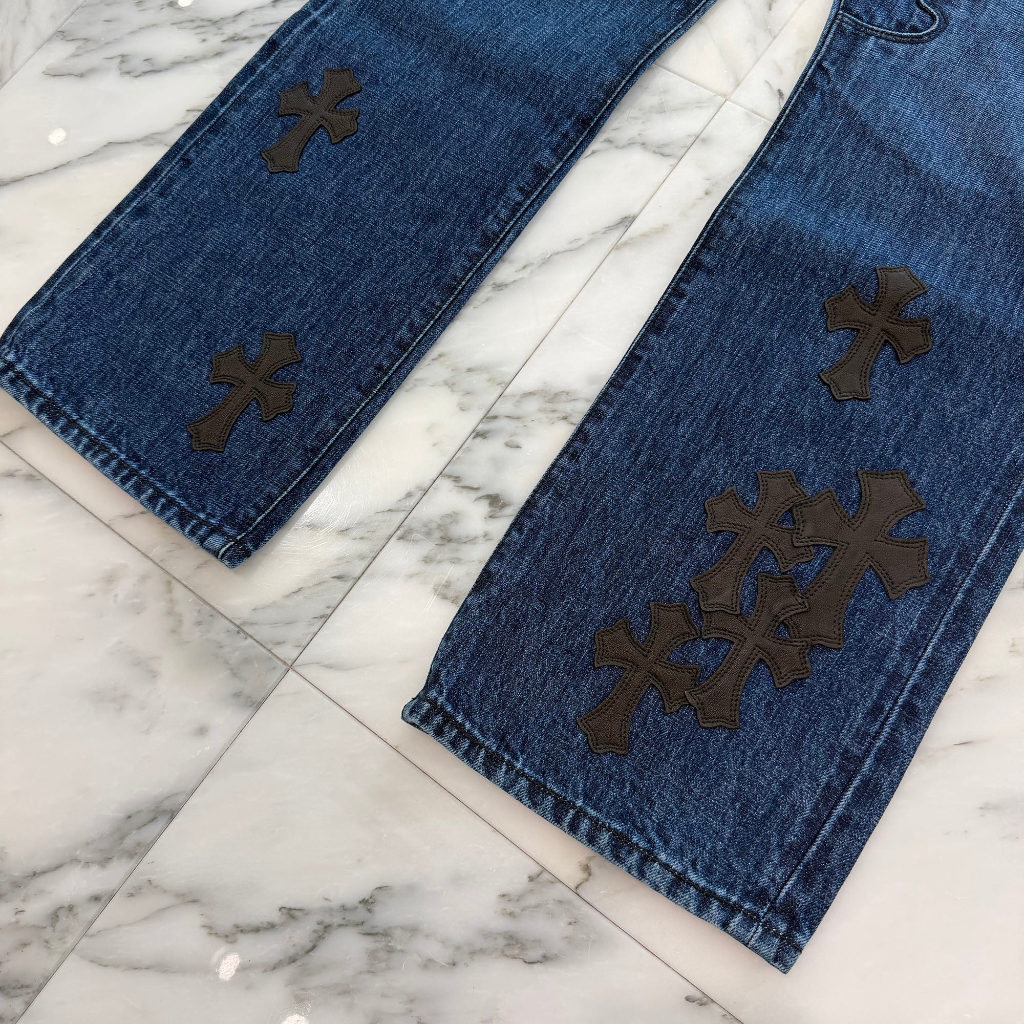 CHROME HEARTS Leather Cross Patch Cross Ball Button Flare Knee Denim Pants Size 32 クロムハーツ レザークロスパッチ クロスボールボタン フレアニー デニムパンツ サイズ32
