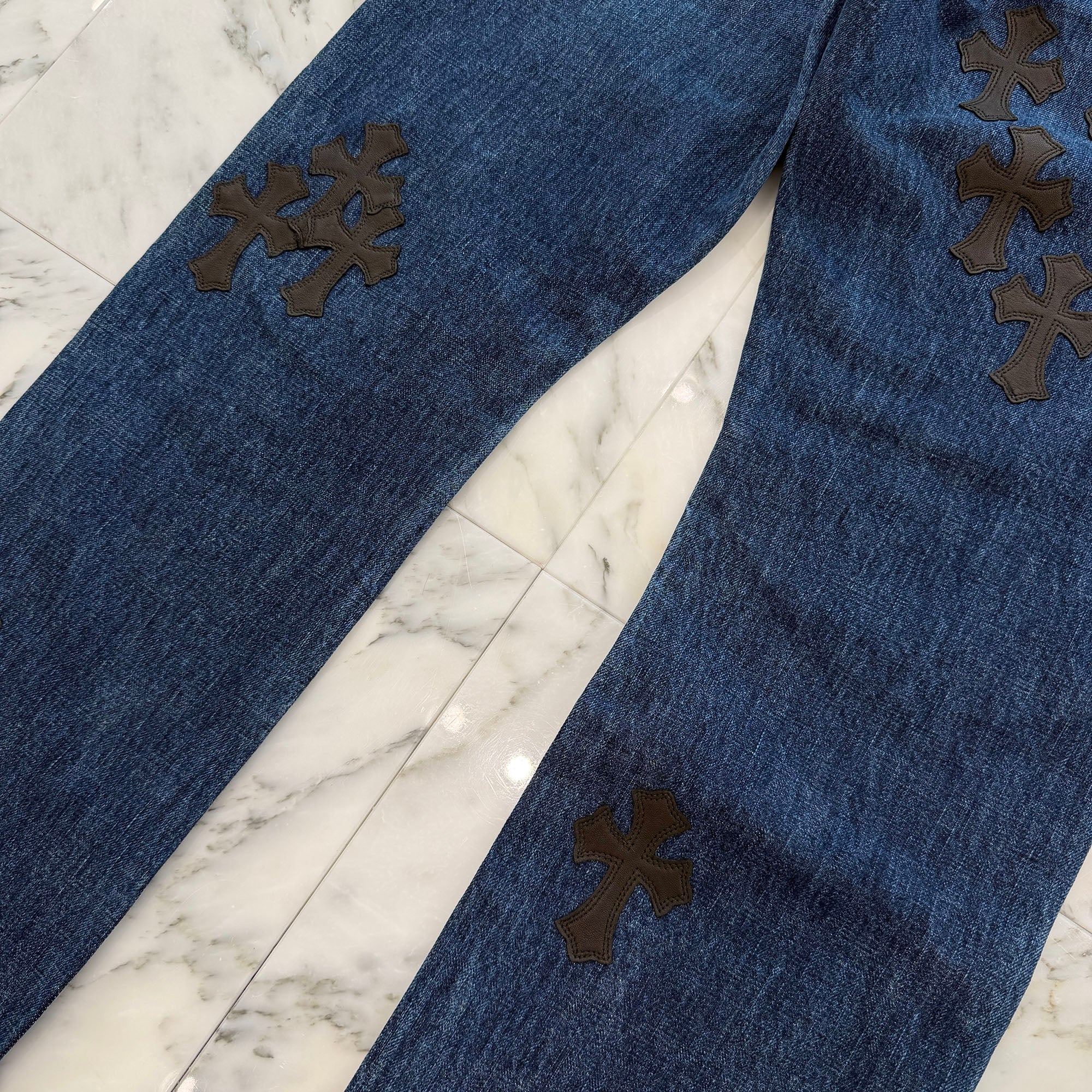CHROME HEARTS Leather Cross Patch Cross Ball Button Flare Knee Denim Pants Size 32 クロムハーツ レザークロスパッチ クロスボールボタン フレアニー デニムパンツ サイズ32