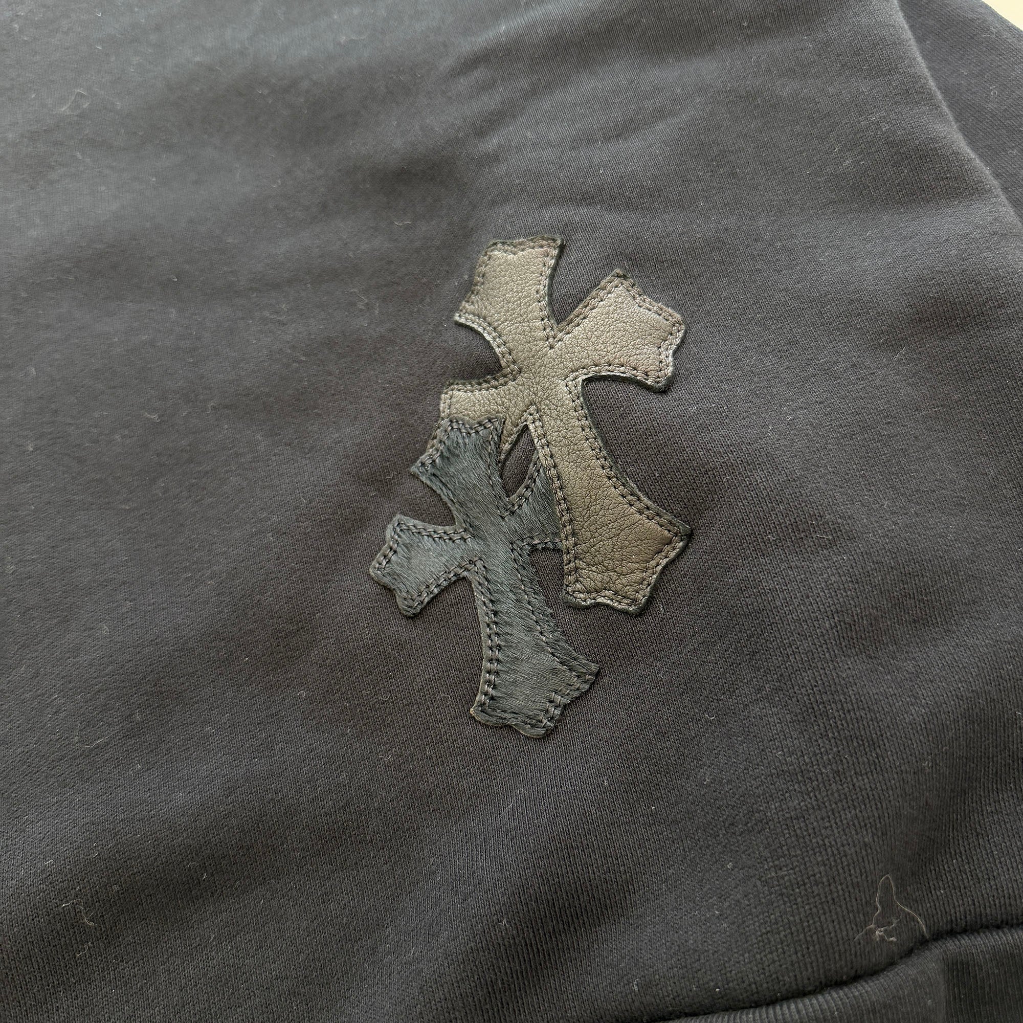 CHROME HEARTS Y NOT Multi Leather Cross Patch Half Zip Sweatshirt Size M クロムハーツ ワイノット マルチレザークロスパッチ ハーフジップ スウェットシャツ サイズM
