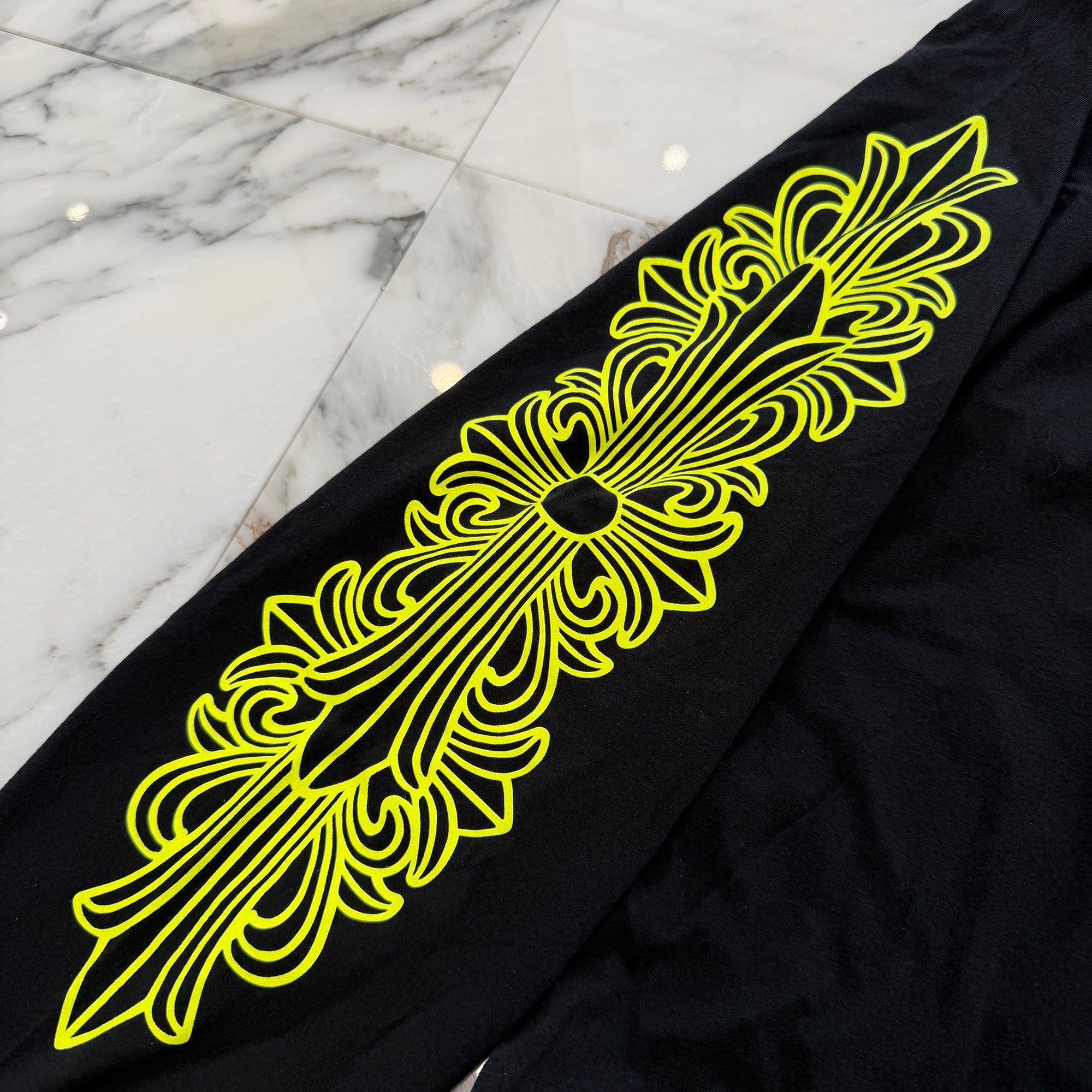 CHROME HEARTS Neon Yellow Floral Cross Horseshoe Long Sleeve Tee Size L クロムハーツ ネオンイエロー フローラルクロス ホースシュー ロングスリーブ Tシャツ サイズL