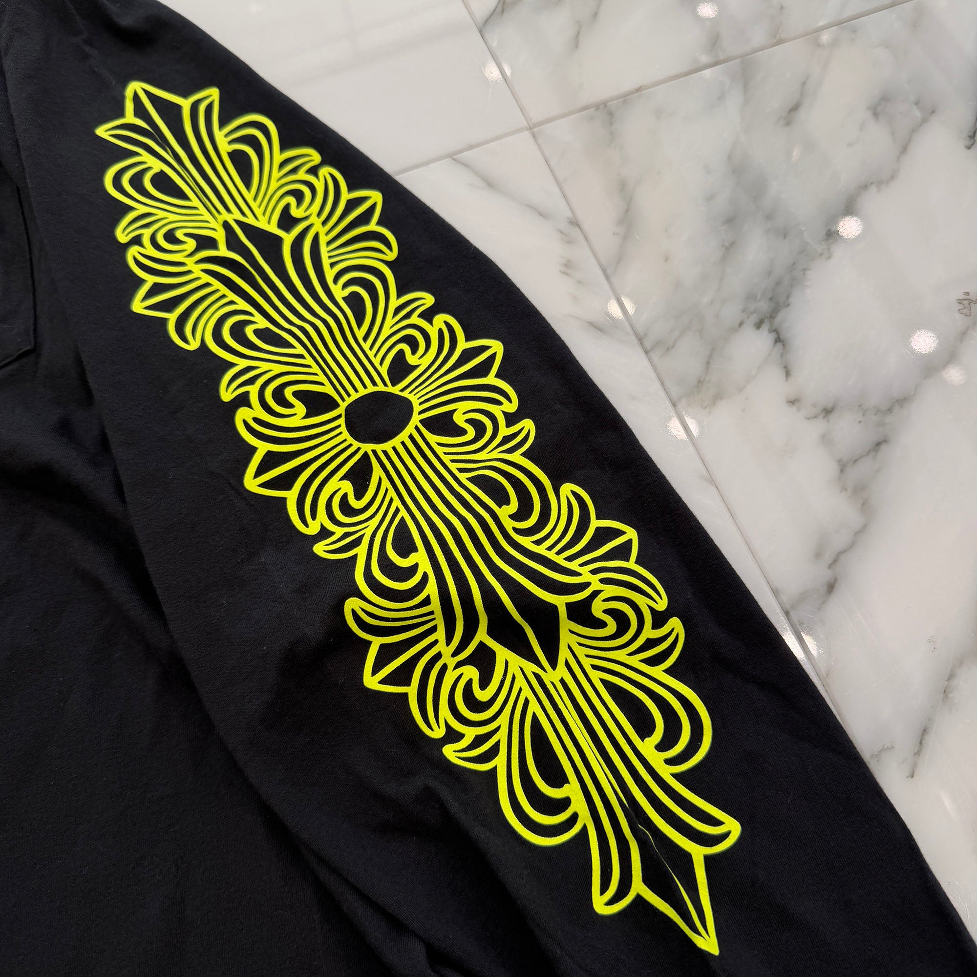 CHROME HEARTS Neon Yellow Floral Cross Horseshoe Long Sleeve Tee Size L クロムハーツ ネオンイエロー フローラルクロス ホースシュー ロングスリーブ Tシャツ サイズL