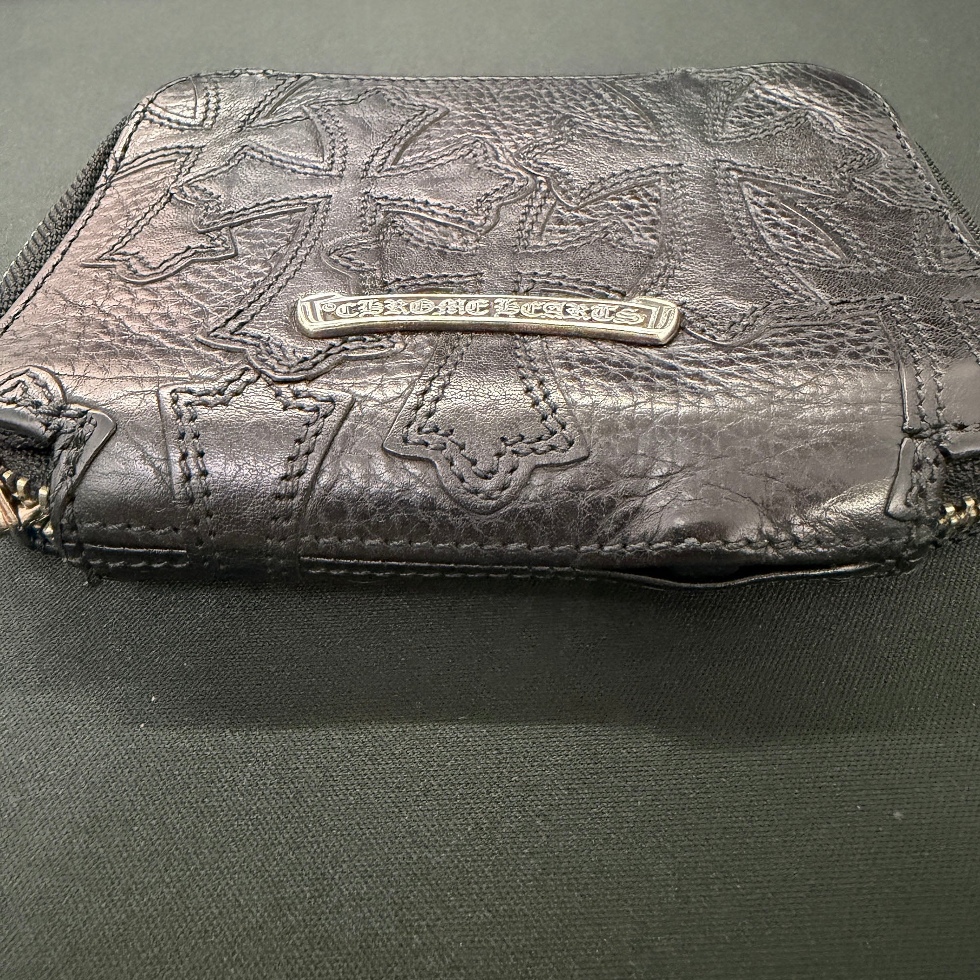 CHROME HEARTS BANK ROBBER Cemetery Cross Patch Round Zip Leather Compact Wallet クロムハーツ バンクローバー セメタリークロスパッチ ラウンドジップレザーコンパクトウォレット