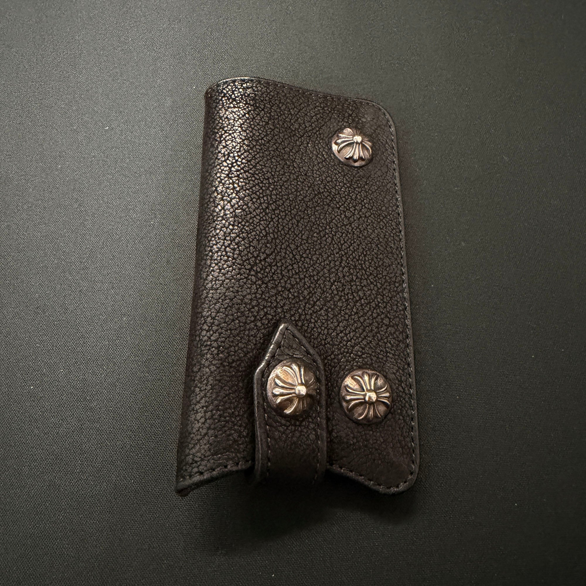 CHROME HEARTS Destroyed Leather Cross Ball Snap Button Key Case