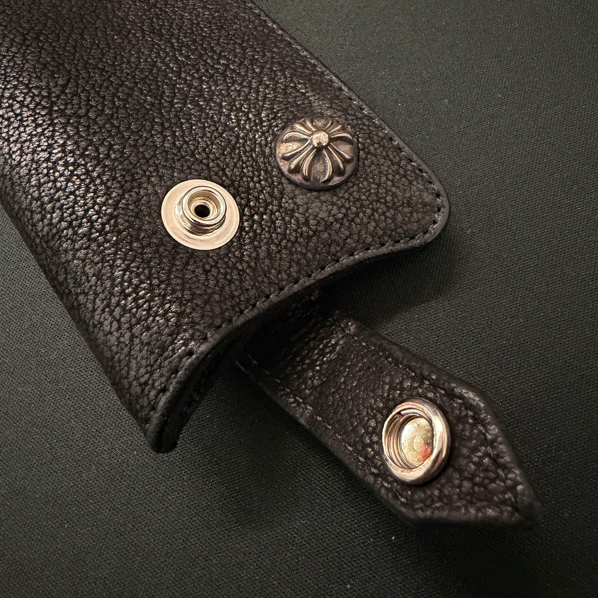 CHROME HEARTS Destroyed Leather Cross Ball Snap Button Key Case