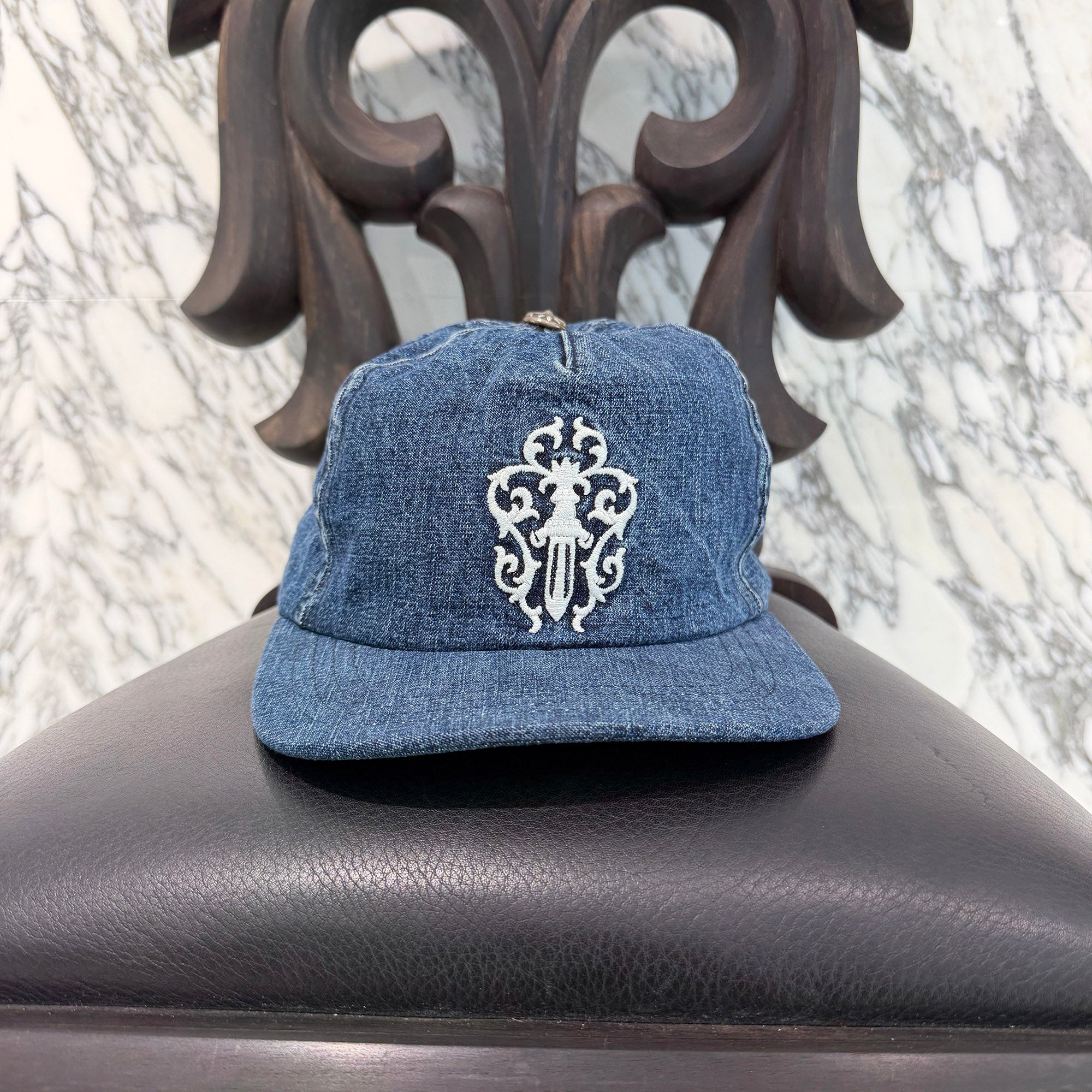 CHROME HEARTS 2024SS Vine Dagger Embroidery Denim Trucker Cap Size ONE SIZE (53-60) クロムハーツ ヴァインダガー 刺繍 デニム トラッカーキャップ サイズONE SIZE (53-60)