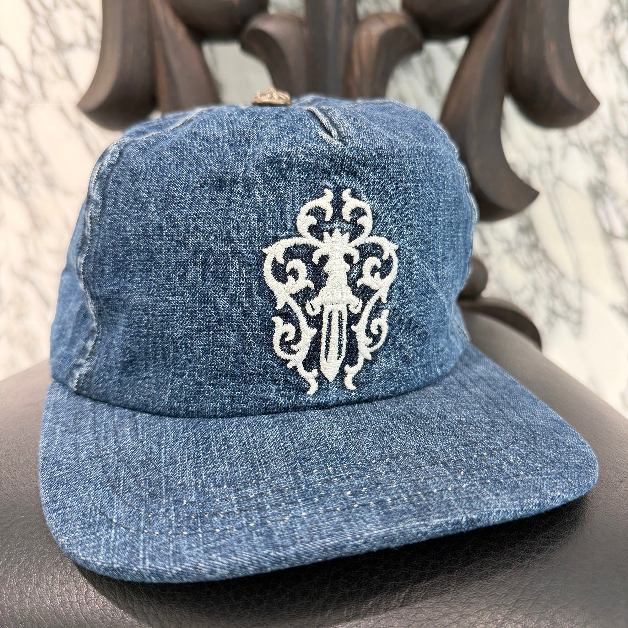 CHROME HEARTS 2024SS Vine Dagger Embroidery Denim Trucker Cap Size ONE SIZE (53-60) クロムハーツ ヴァインダガー 刺繍 デニム トラッカーキャップ サイズONE SIZE (53-60)