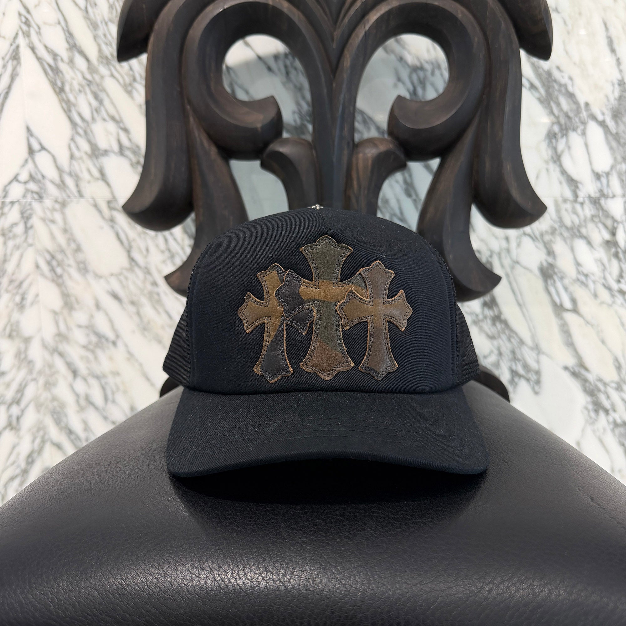 CHROME HEARTS Camo Triple Cross Leather Patch Trucker Cap ONE SIZE (51-61) クロムハーツ カモ トリプルクロス レザーパッチ トラッカーキャップ サイズONE SIZE (51-61)