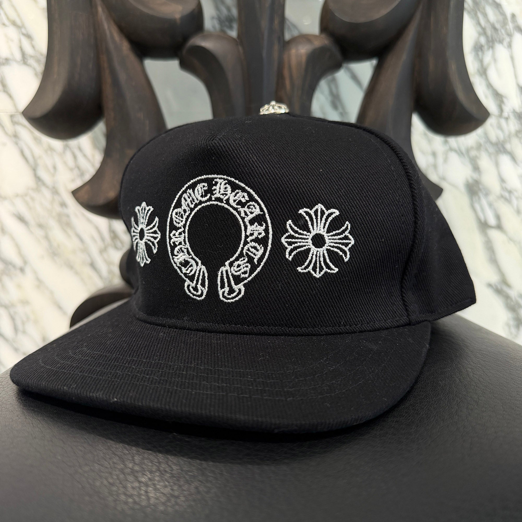 CHROME HEARTS ブラックキャップ CHROME HEARTS CH Plus Horseshoe Embroidery Baseball Cap Size ONE