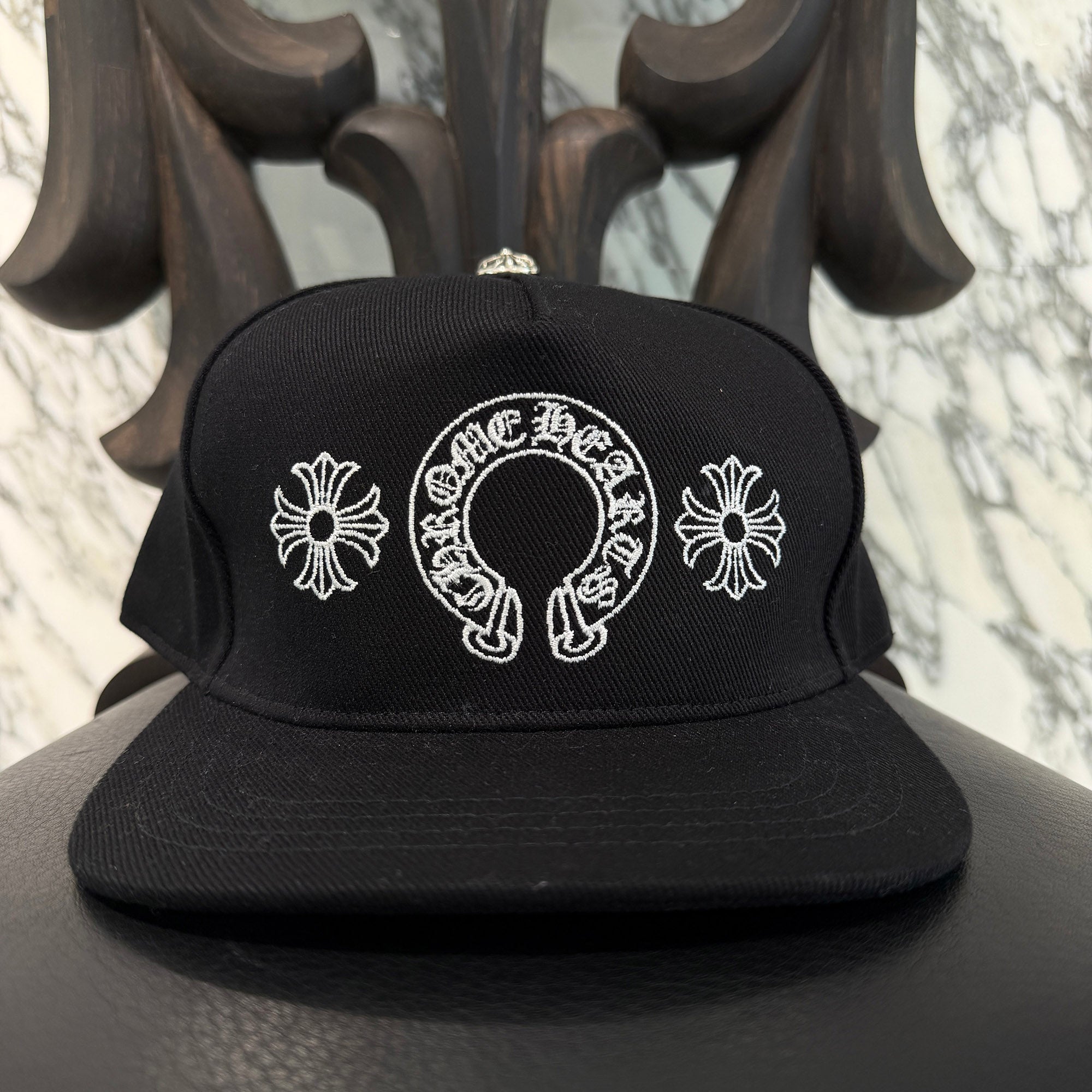 CHROME HEARTS CH Plus Horseshoe Embroidery Baseball Cap Size ONE SIZE (51-61) クロムハーツ CHプラス ホースシュー 刺繍 ベースボールキャップ サイズONE SIZE (51-61)