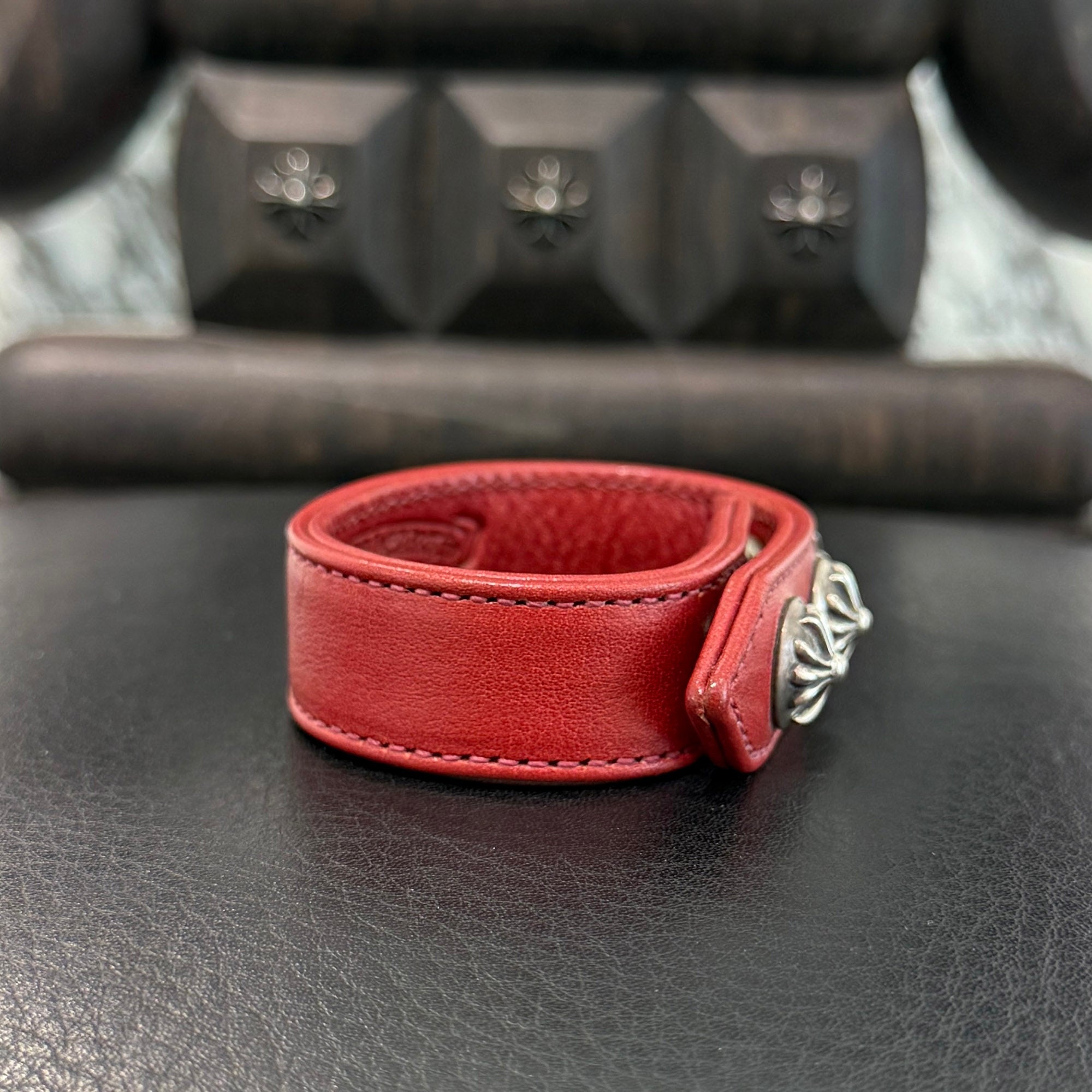 CHROME HEARTS 3BTN 2SNP LEATHER BRACELET クロムハーツ クロスボール