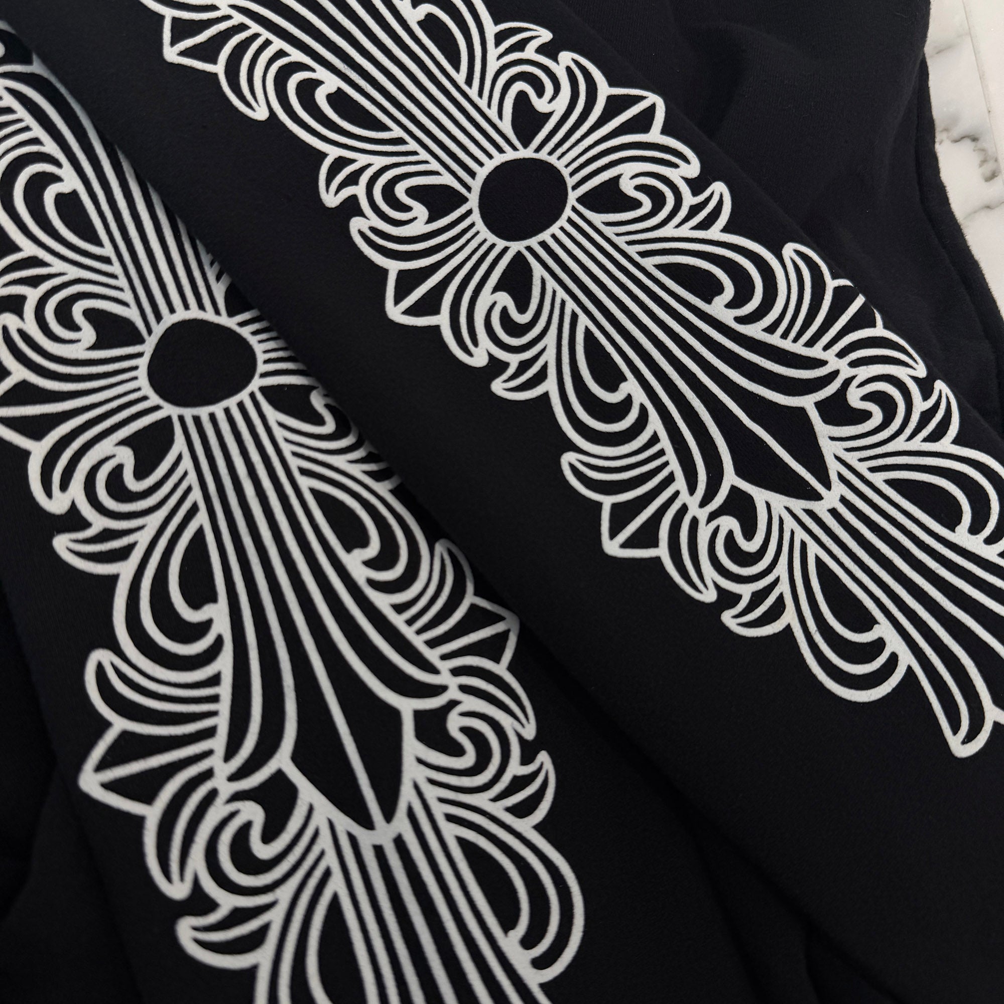 CHROME HEARTS Floral Cross Horseshoe Crewneck Sweat Shirts Size M クロムハーツ フローラルクロス ホースシュー クルーネック スウェットシャツ サイズM