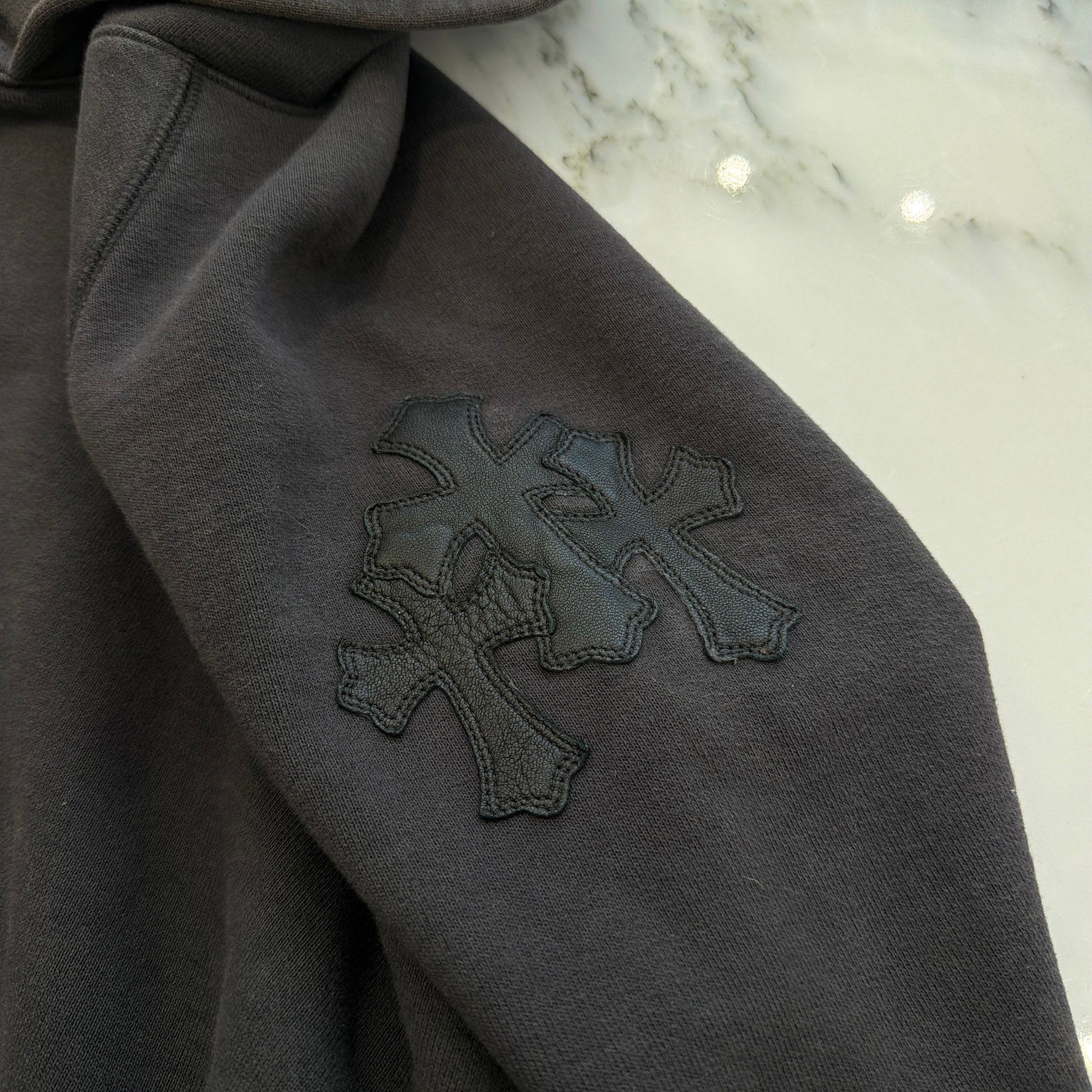 CHROME HEARTS Y NOT Cemetery Cross Leather Patch Pullover Hoodie Size M クロムハーツ ワイノット セメタリークロス レザーパッチ プルオーバーフーディ サイズm