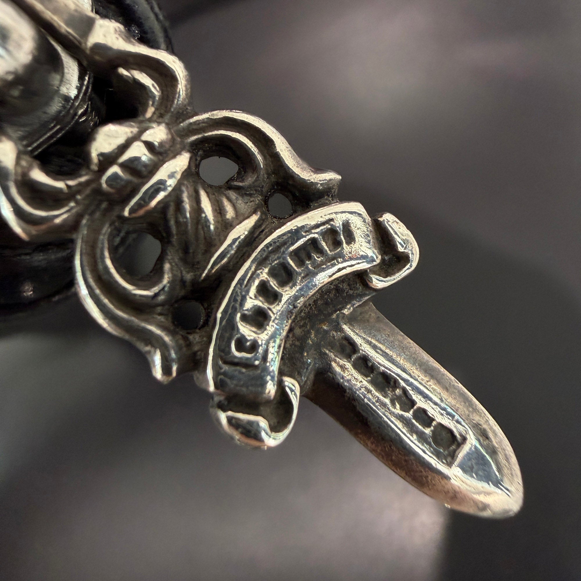 CHROME HEARTS Filigree Plus Leather Patch Round Zip Wallet クロム