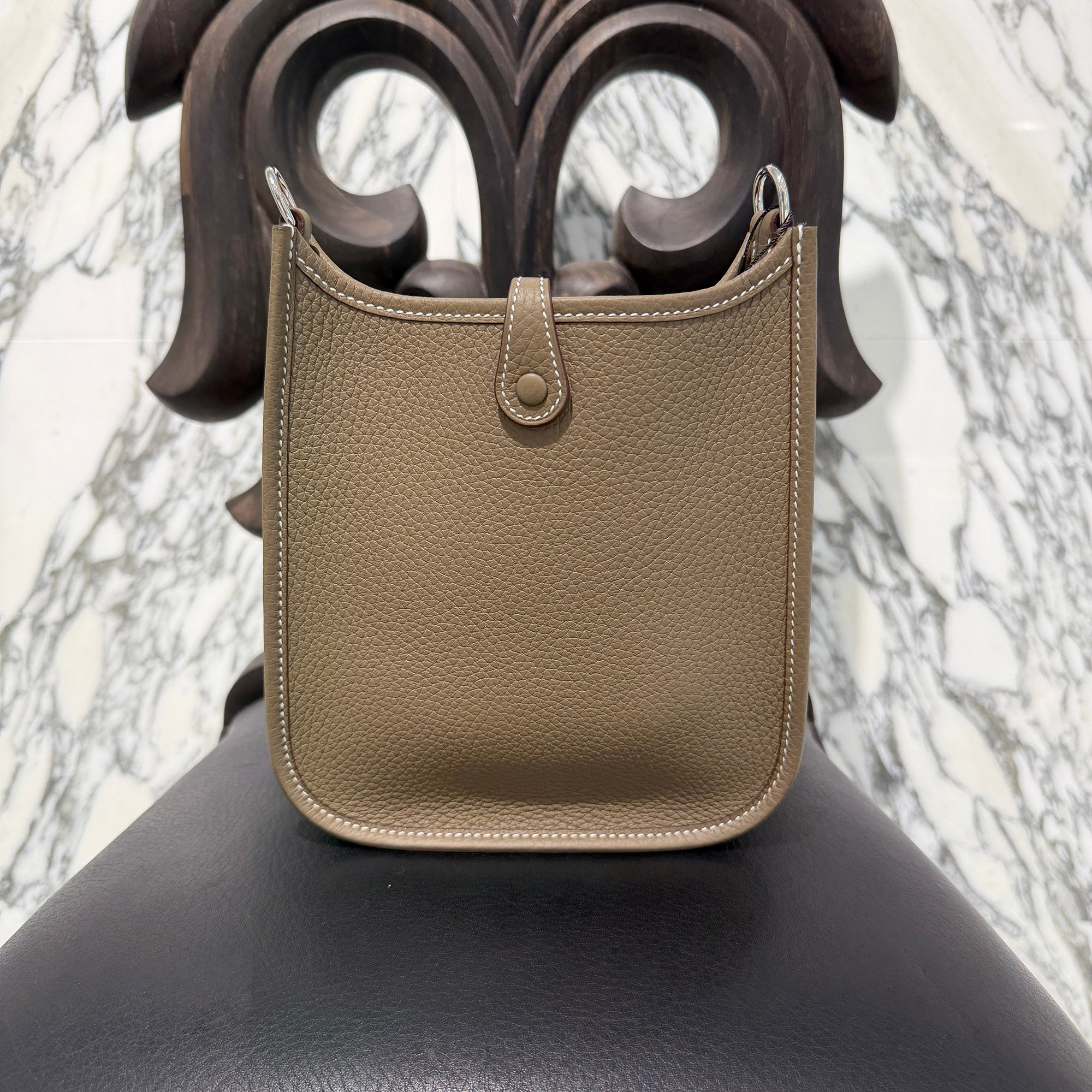 HERMES Evelyn Amazon TPM "Etoupe" K刻印 エルメス エブリン アマゾン TPM "エトゥープ" レザーショルダーバッグ K刻印