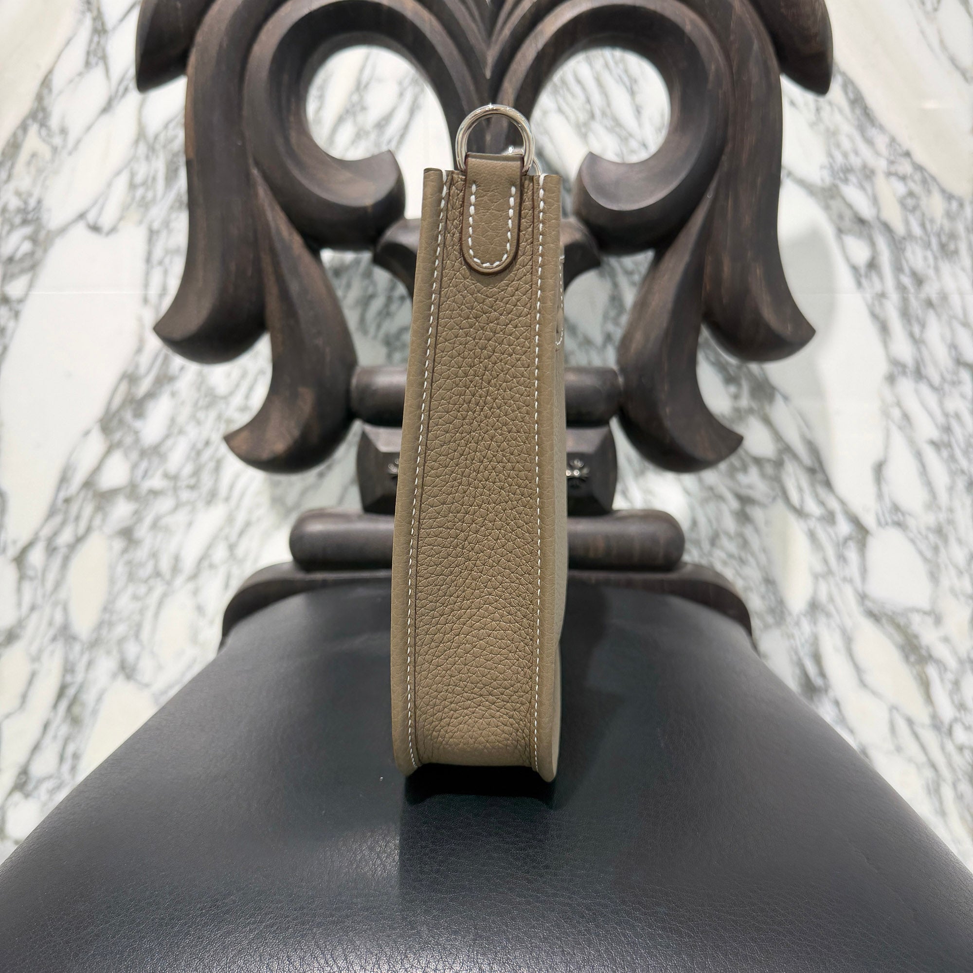 HERMES Evelyn Amazon TPM "Etoupe" K刻印 エルメス エブリン アマゾン TPM "エトゥープ" レザーショルダーバッグ K刻印