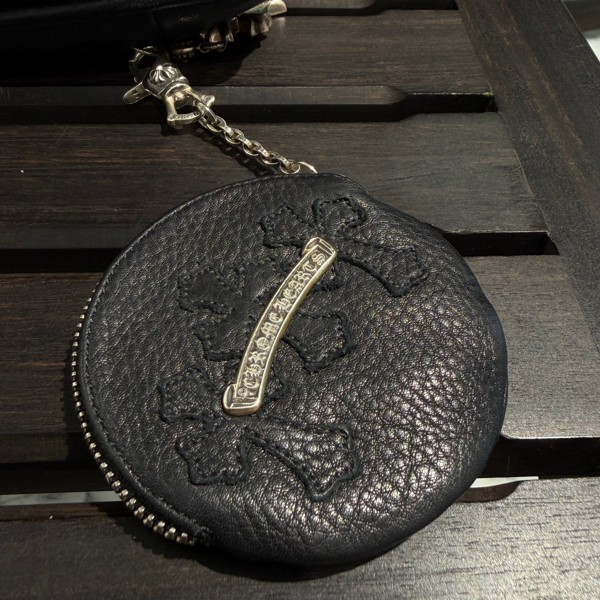 CHROME HEARTS CH プラス クロス レザーパッチ 小銭入れ CHROME HEARTS 1 CLIP Paper Chain Triple Cross Leather Patch Coin