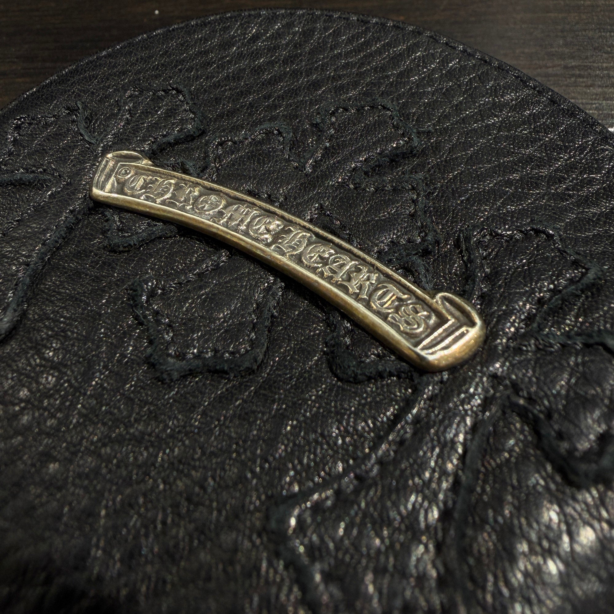 CHROME HEARTS 1 CLIP Paper Chain Triple Cross Leather Patch Coin