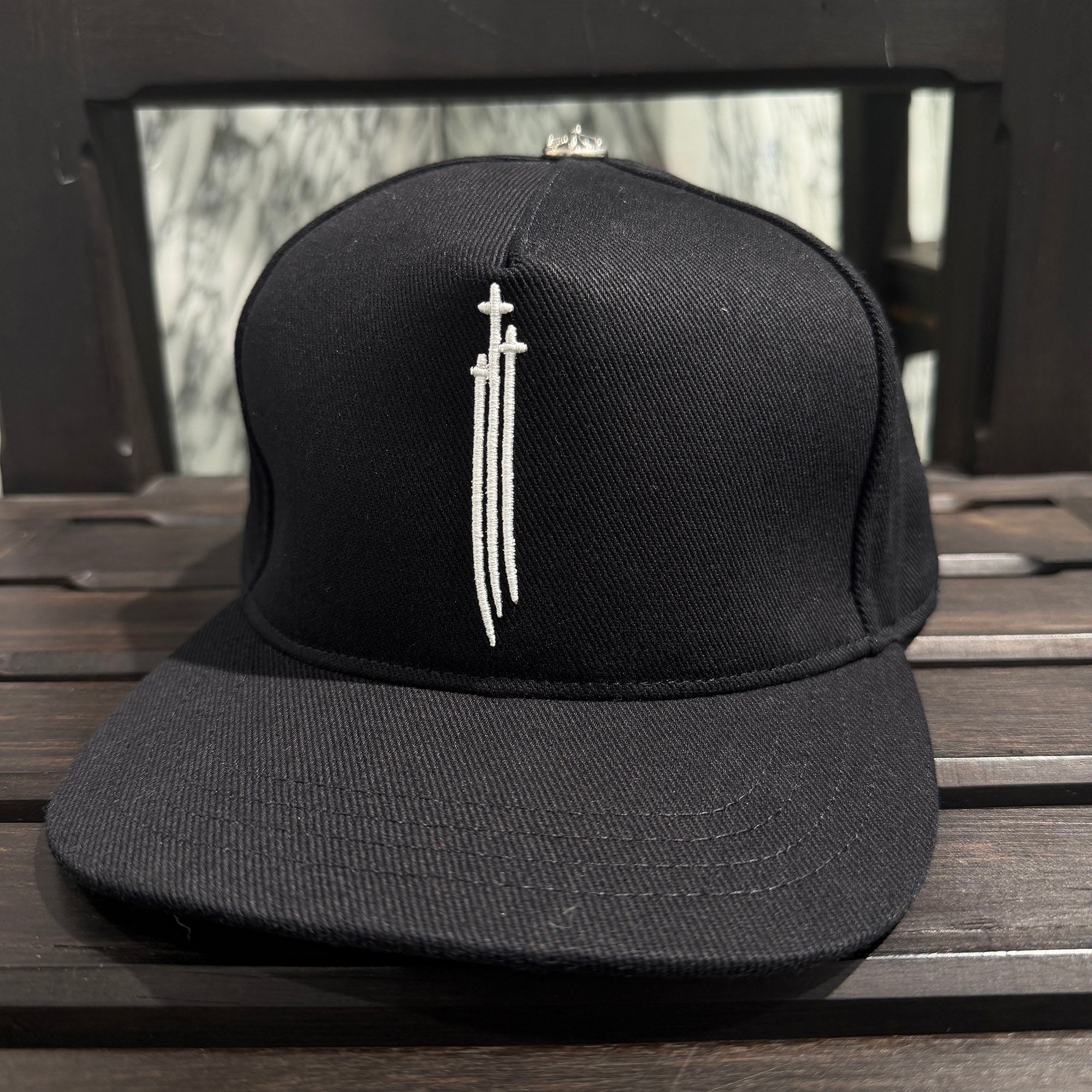 CHROME HEARTS RS3 Cross Embroidery Trucker Cap Size ONE SIZE (51-61) クロムハーツ RS3クロス刺繡 トラッカーキャップ ワンサイズ (51-61)