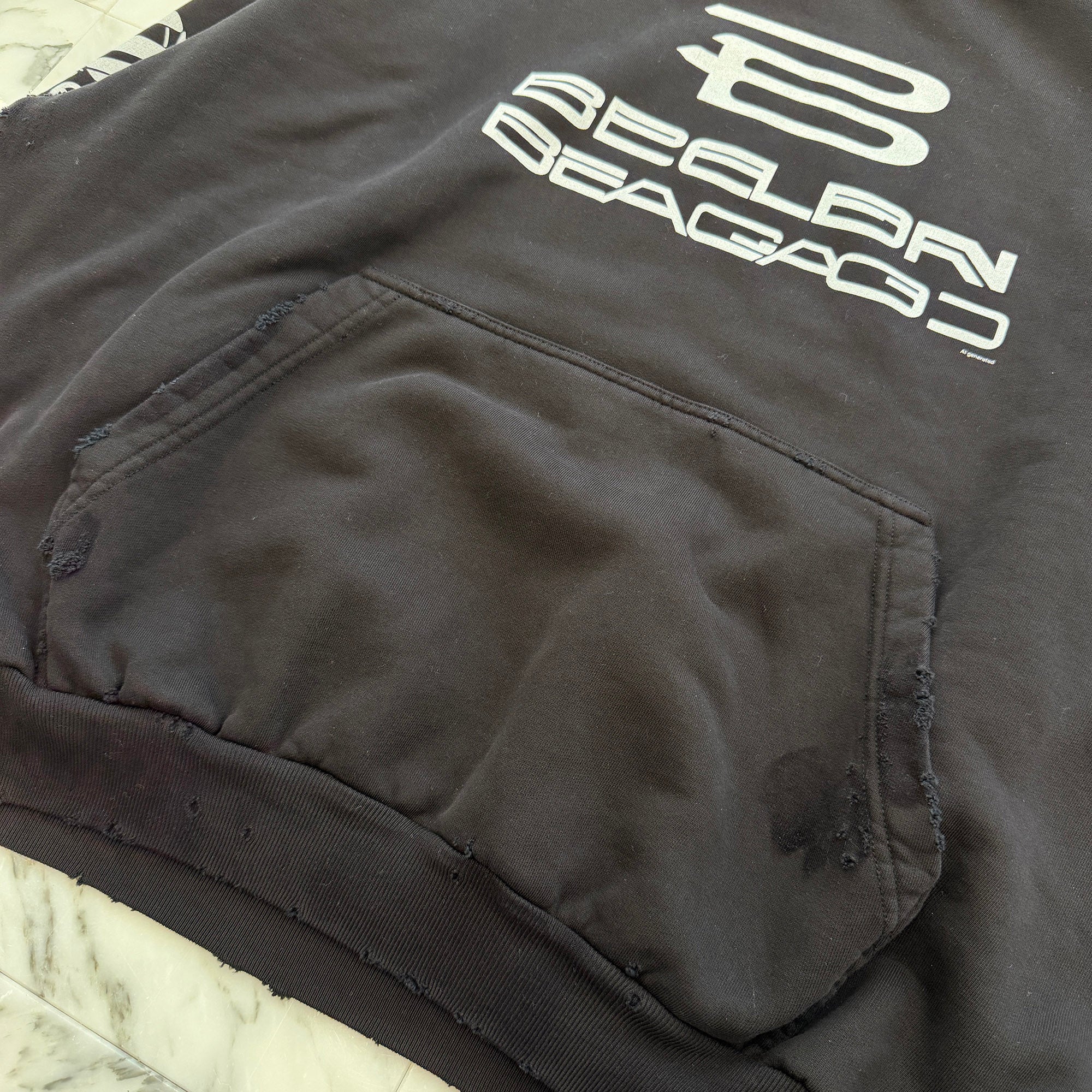 BALENCIAGA 2024SS AI GENERATED Medium Fit Pullover Hoodie 767877 TQVF9 Size XL バレンシアガ AI ジェネレイト ミディアムフィット プルオーバーフーディ サイズXL