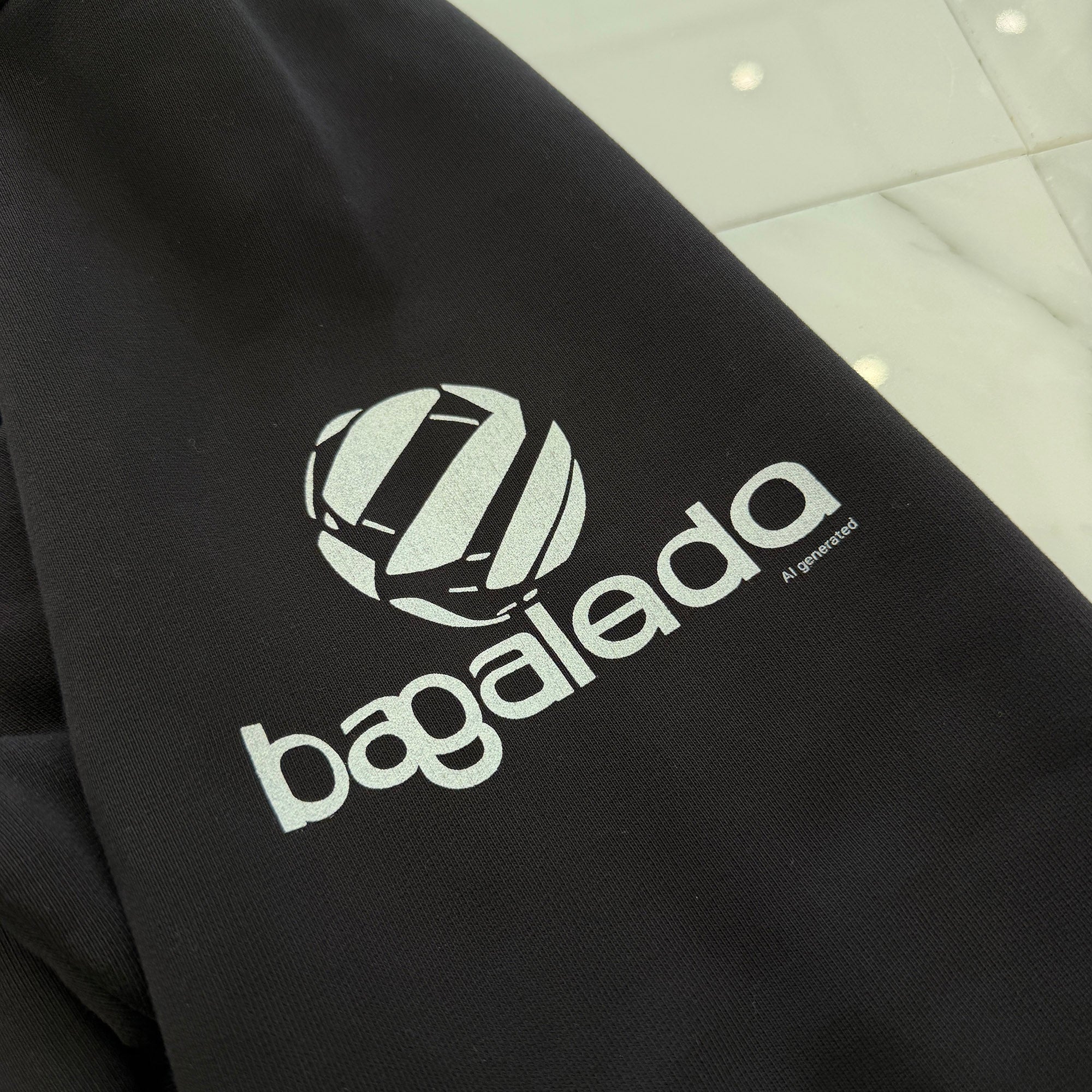 BALENCIAGA 2024SS AI GENERATED Medium Fit Pullover Hoodie 767877 TQVF9 Size XL バレンシアガ AI ジェネレイト ミディアムフィット プルオーバーフーディ サイズXL