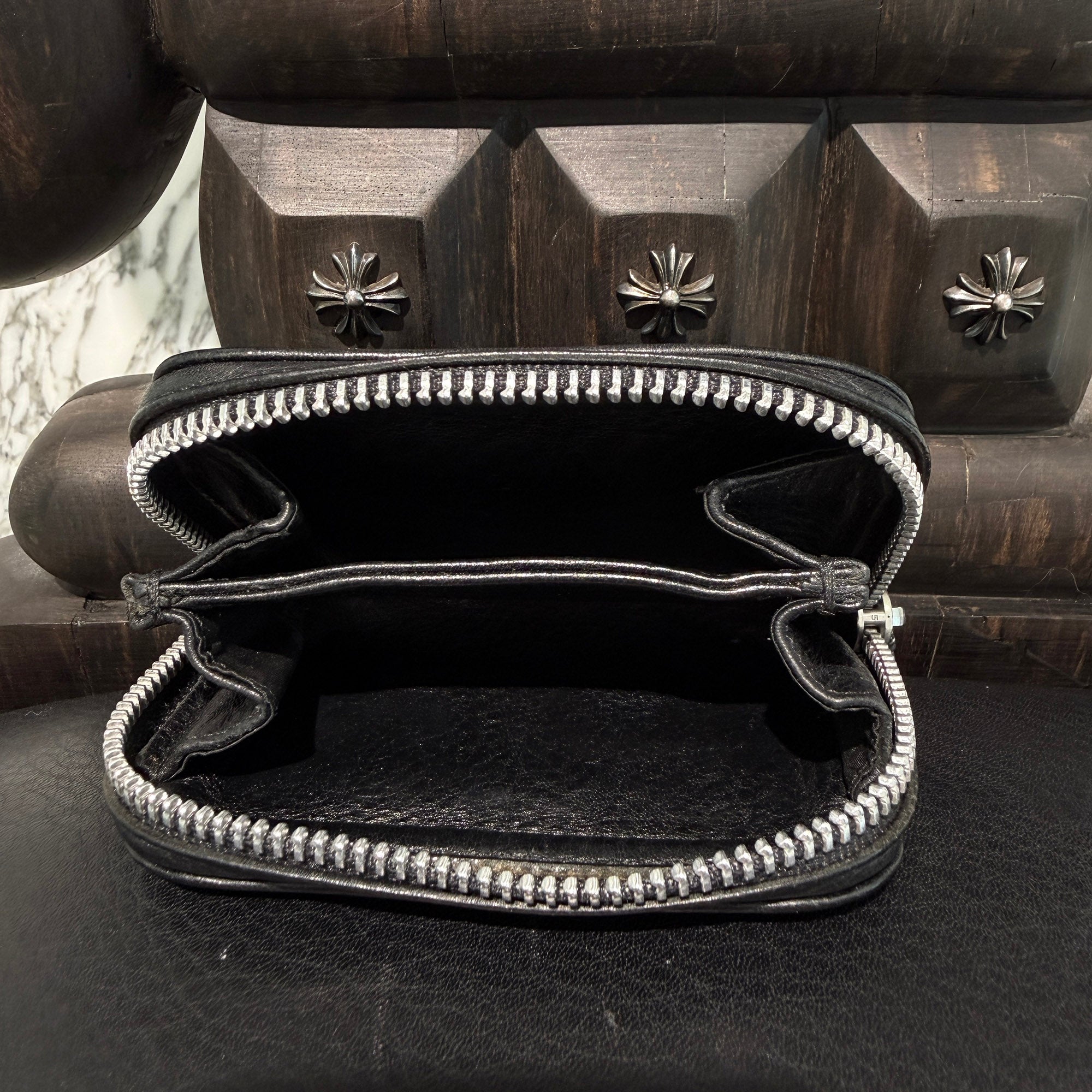 CHROME HEARTS  ラウンドジップ   ケース CHROME HEARTS Round Zip Leather Coin Case クロムハーツ ラウンド