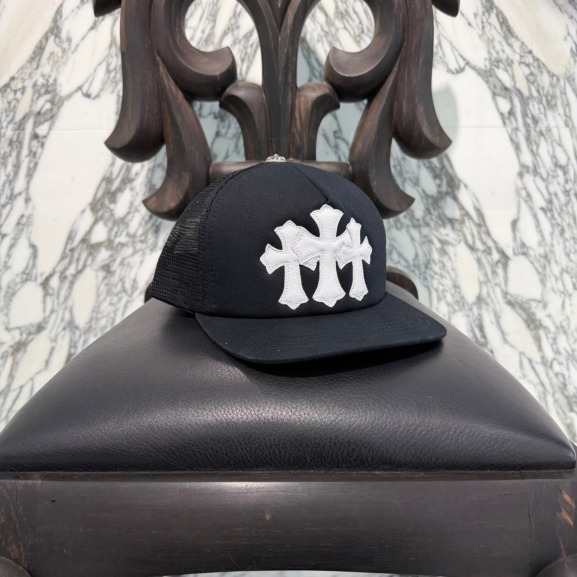 CHROME HEARTS Triple Cross Patch Trucker Cap ONE SIZE (51-61) クロムハーツ トリプルクロスパッチ トラッカーキャップ ONE SIZE (51-61)