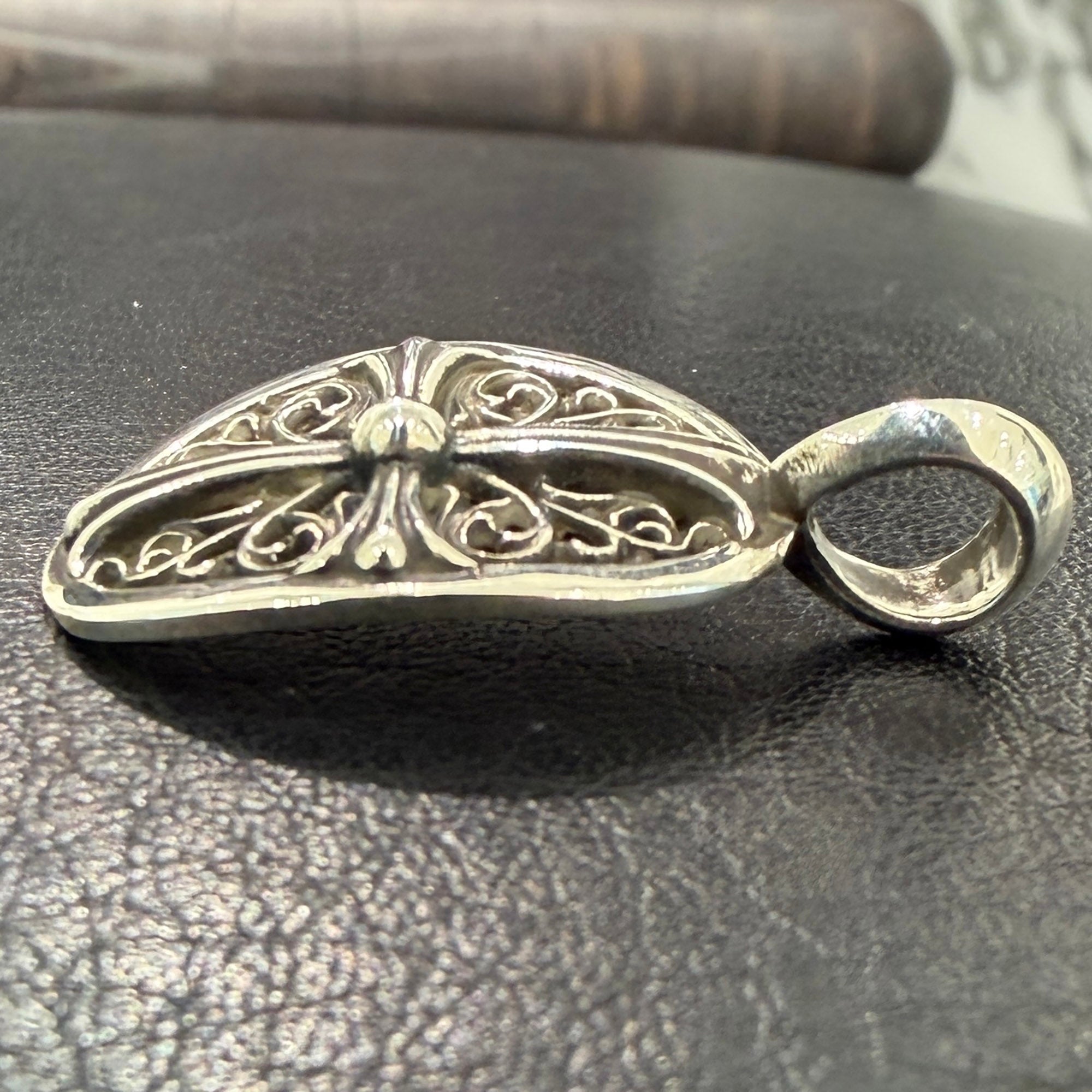 CHROME HEARTS Classic Oval Cross Charm クロムハーツ クラシック オーバルクロスチャーム
